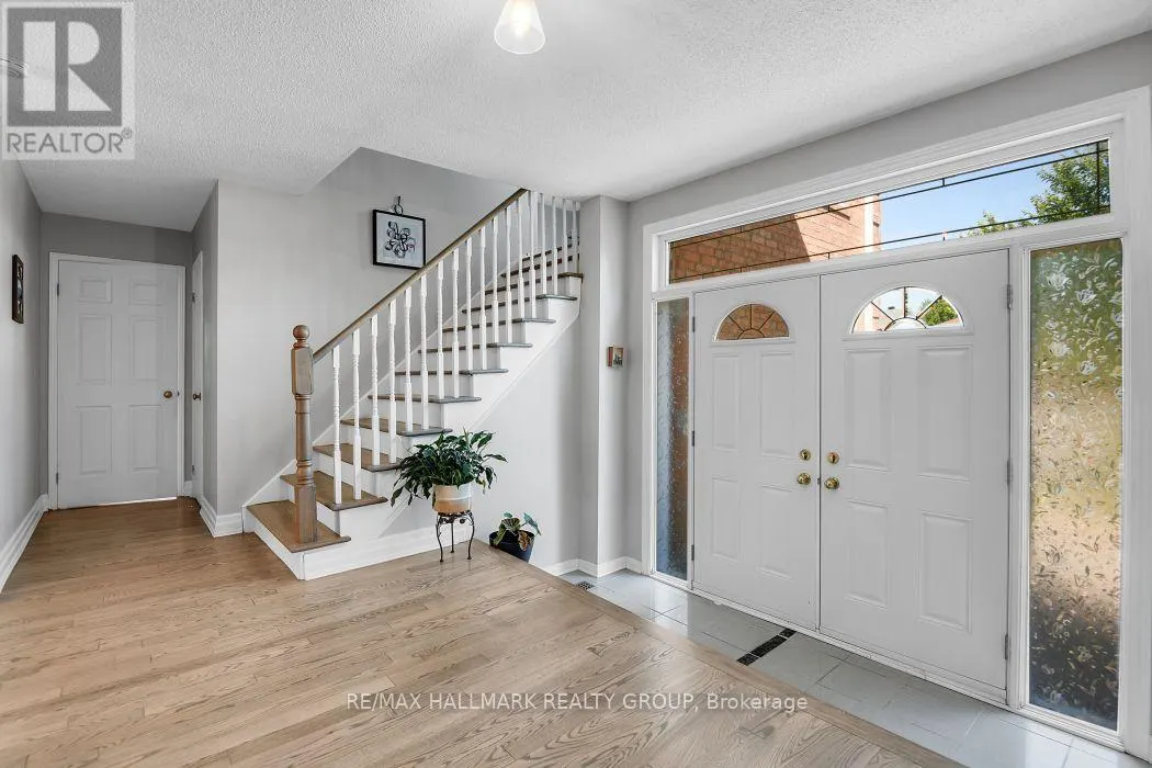 1687 ORFORD CRESCENT