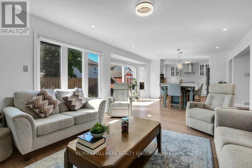 1687 ORFORD CRESCENT