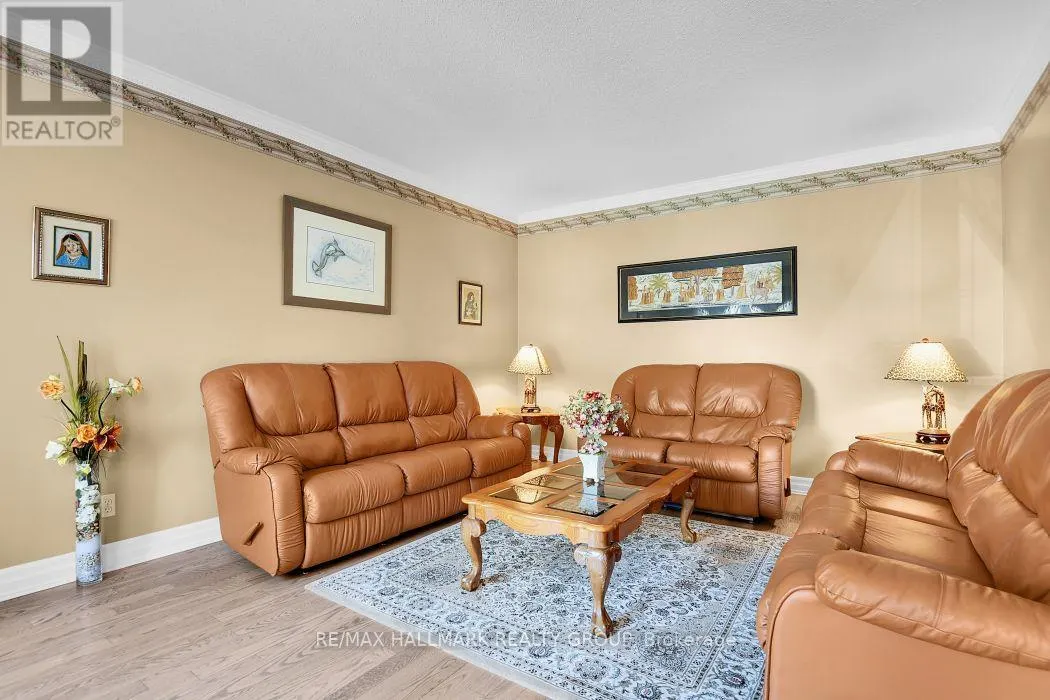 1687 ORFORD CRESCENT