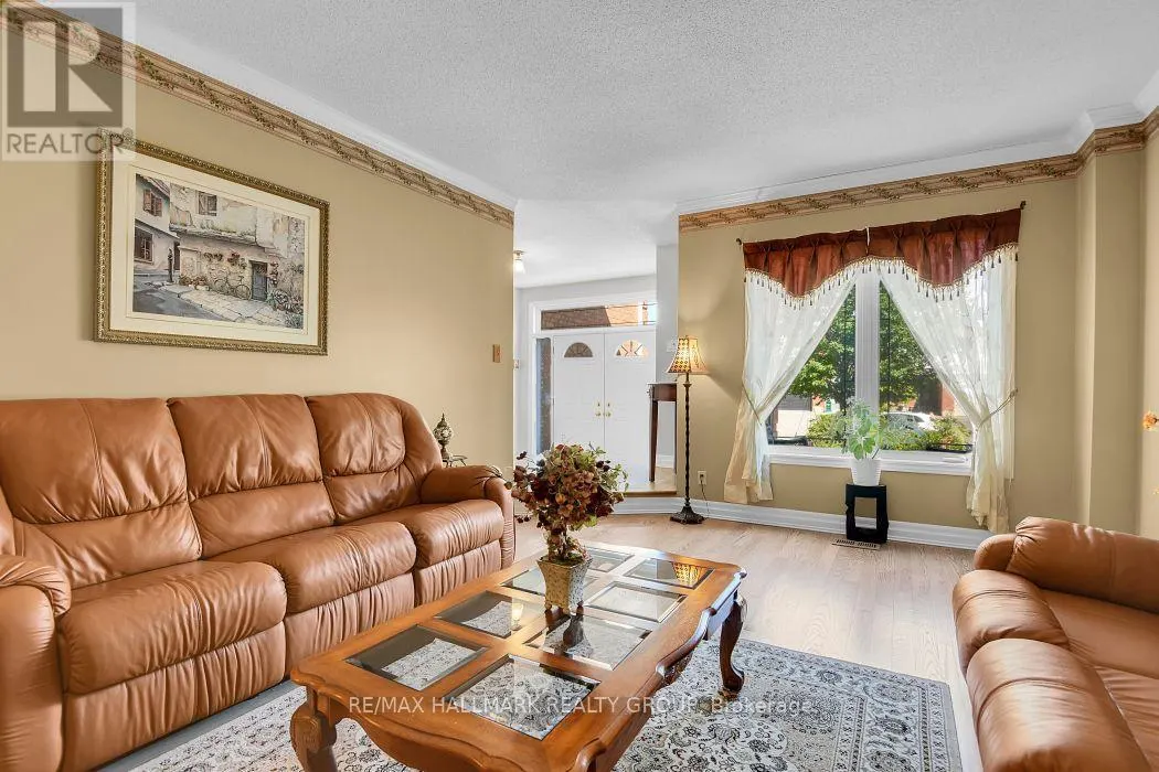 1687 ORFORD CRESCENT