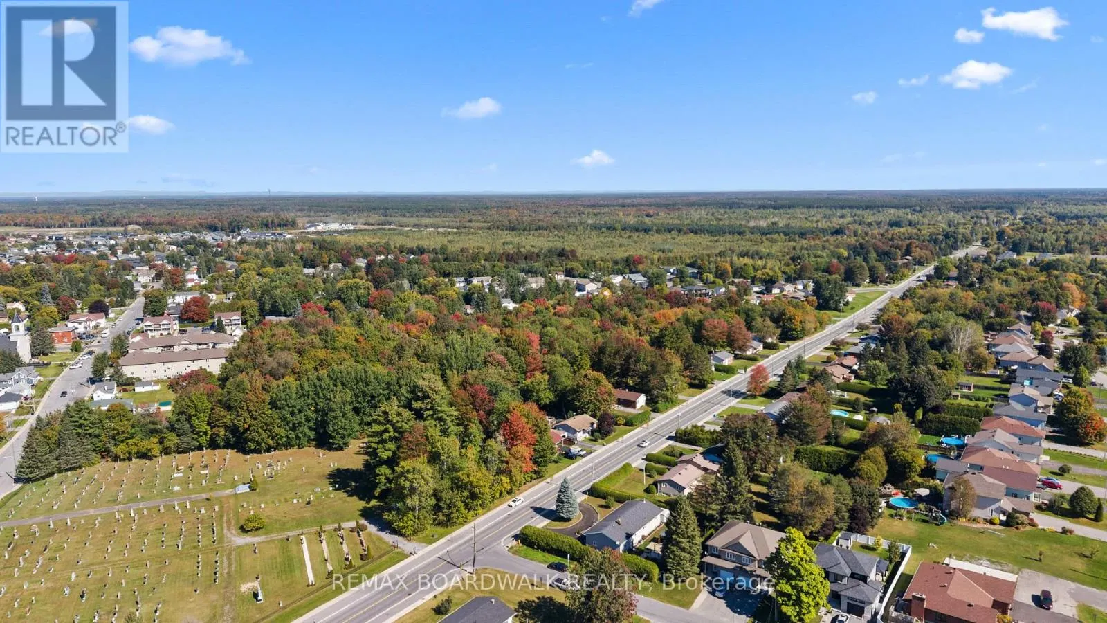 2187 DES PINS STREET