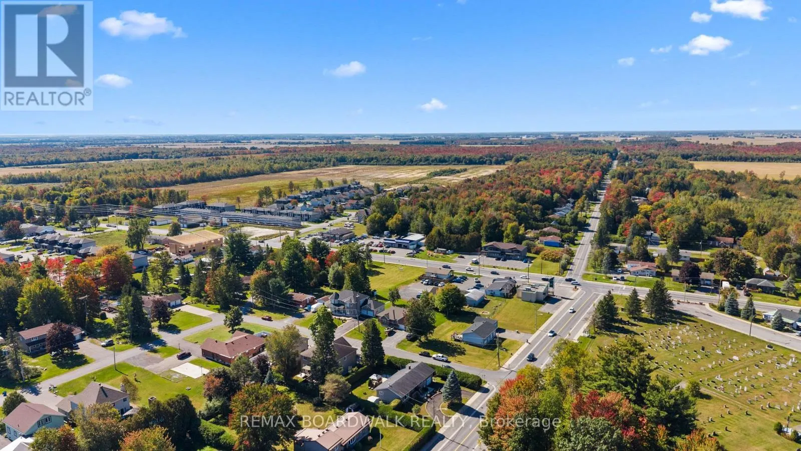 2187 DES PINS STREET