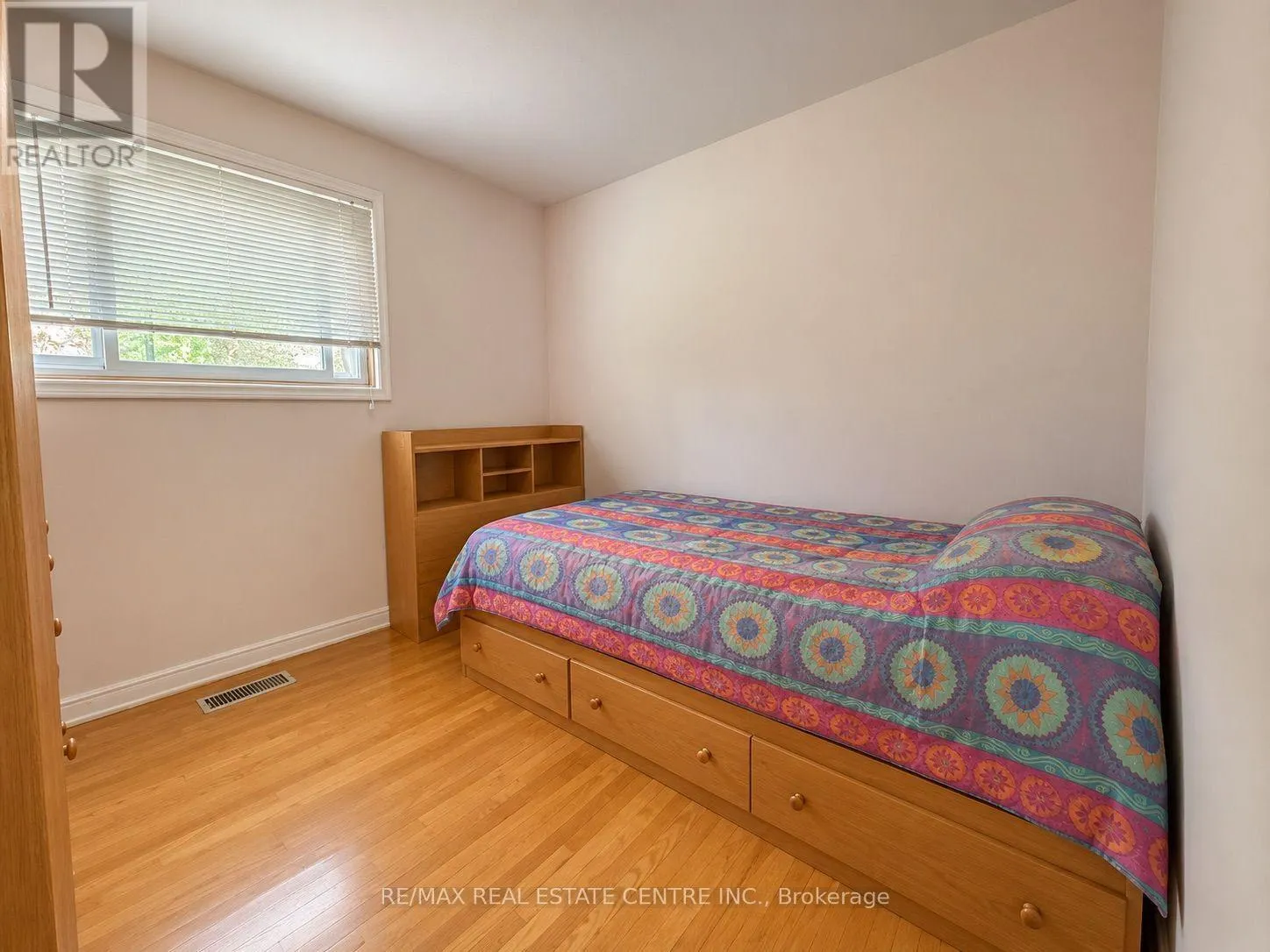 491 ELMIRA ROAD N