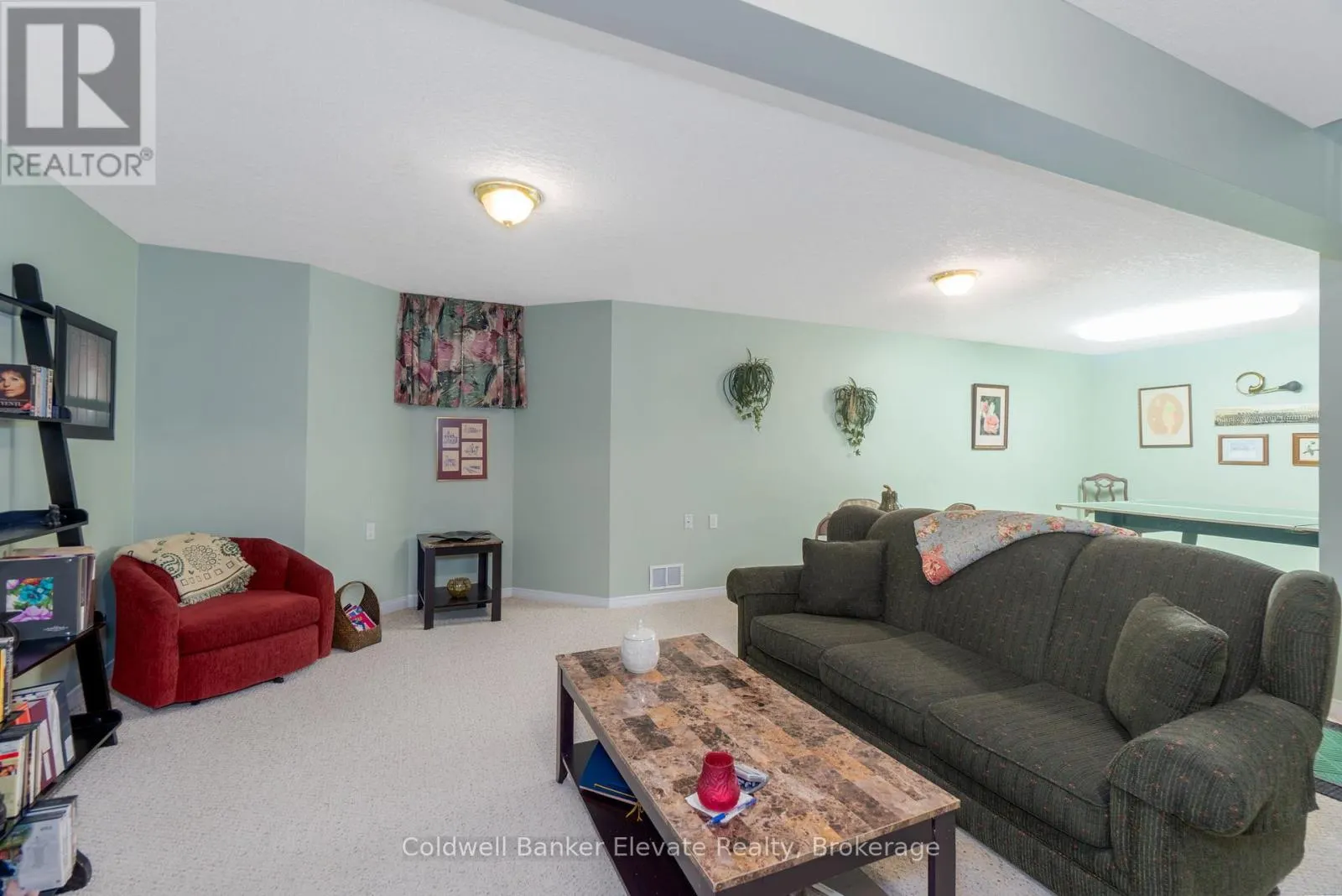 36 - 2705 KINGSWAY DRIVE