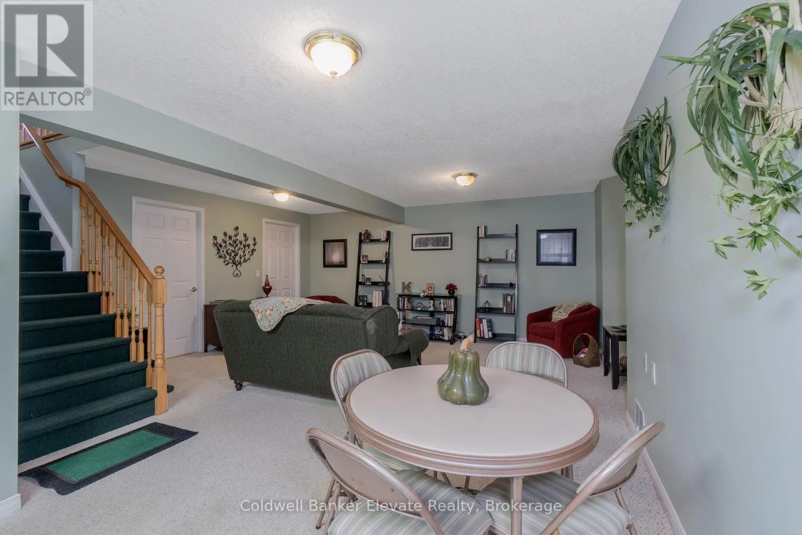 36 - 2705 KINGSWAY DRIVE