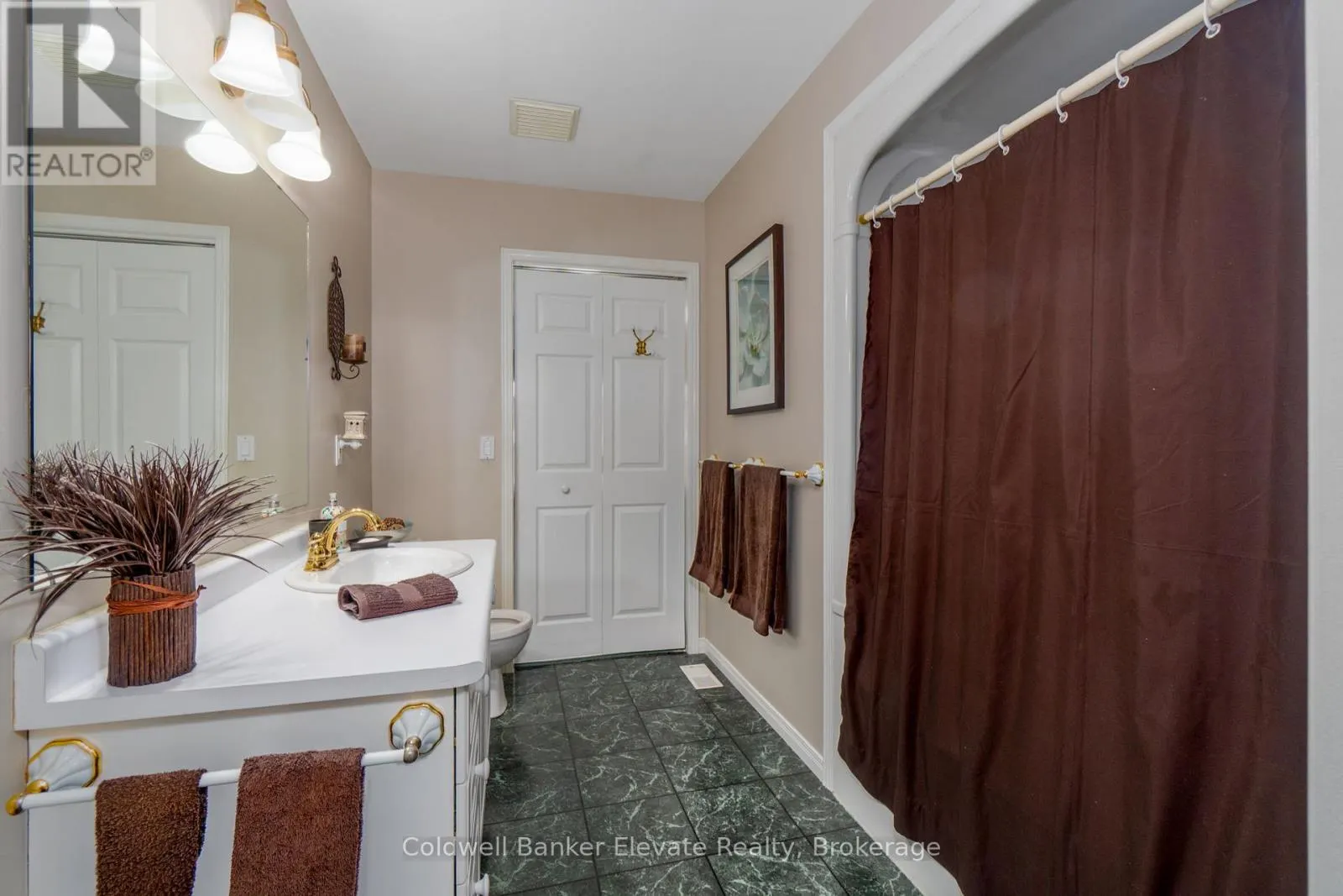 36 - 2705 KINGSWAY DRIVE