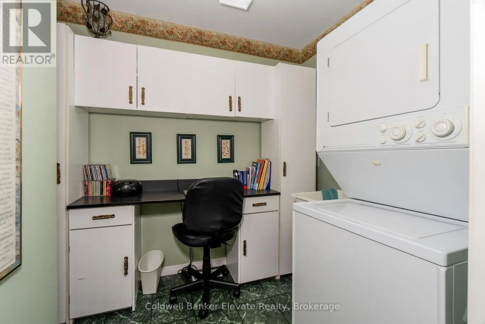36 - 2705 KINGSWAY DRIVE