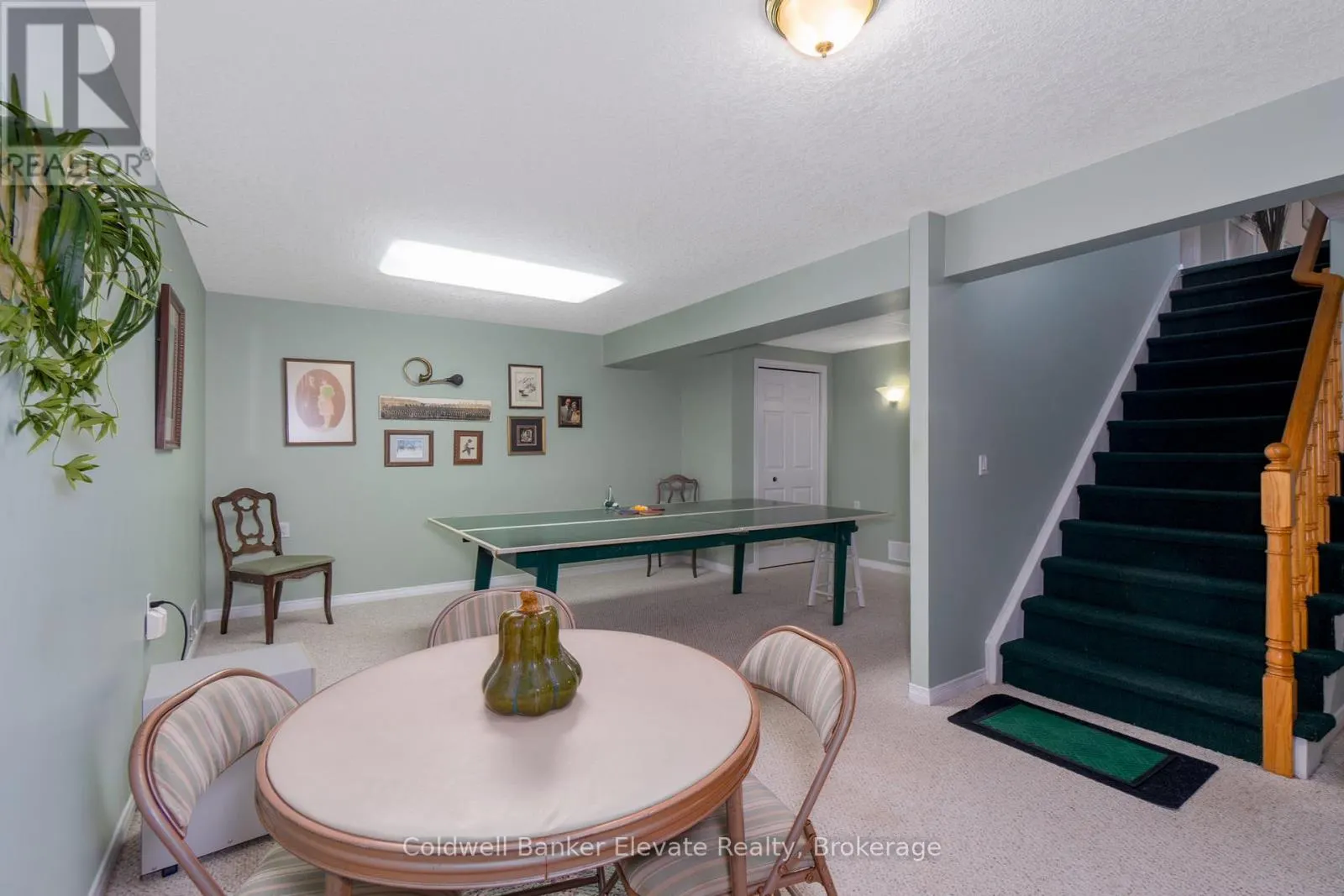 36 - 2705 KINGSWAY DRIVE