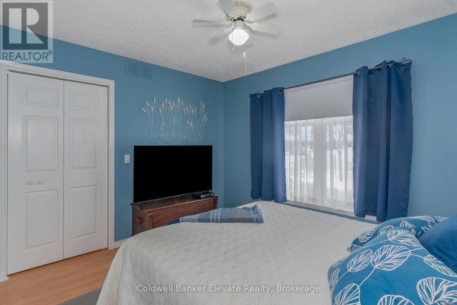 36 - 2705 KINGSWAY DRIVE