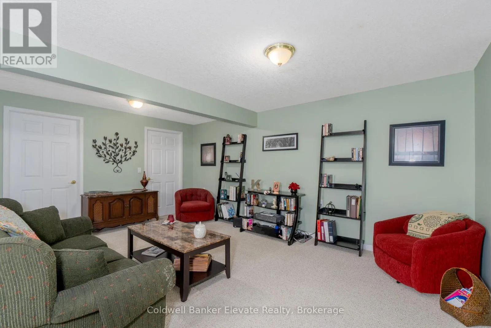 36 - 2705 KINGSWAY DRIVE