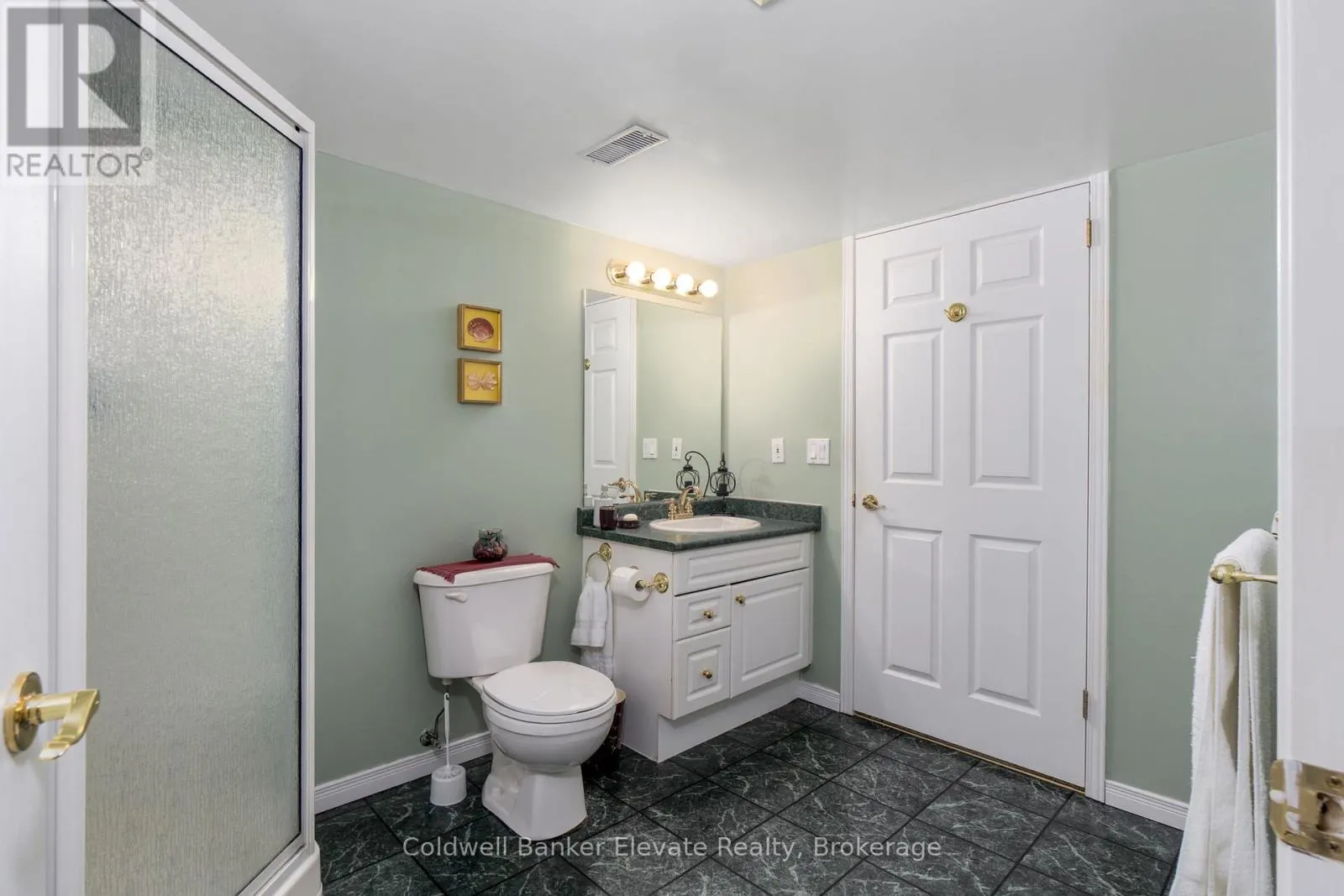 36 - 2705 KINGSWAY DRIVE