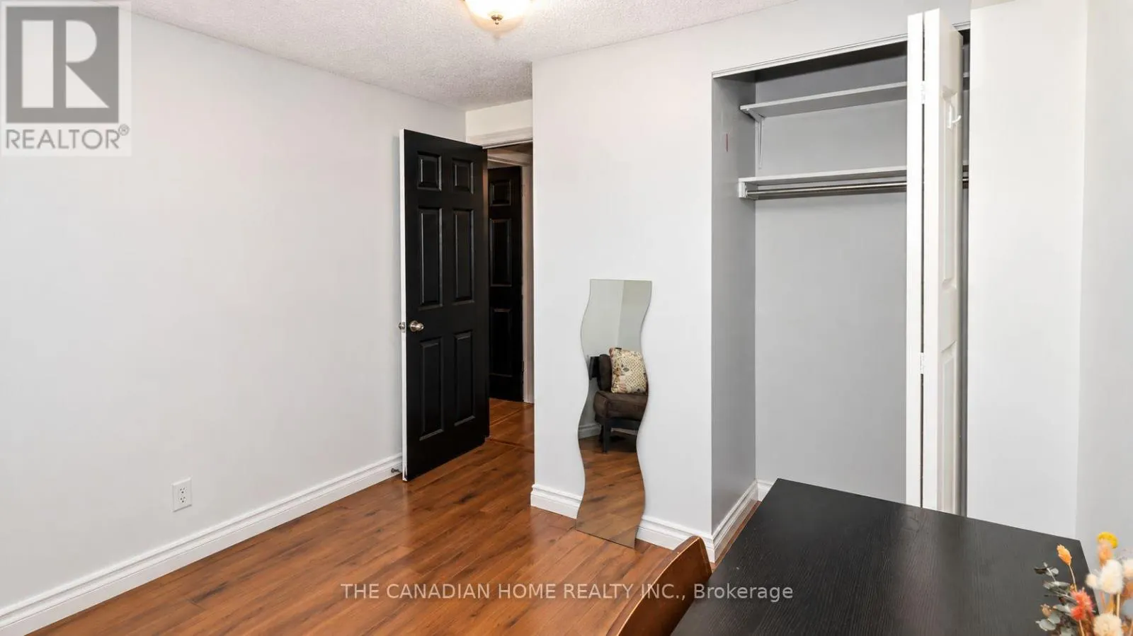 3 DUNHILL CRESCENT N