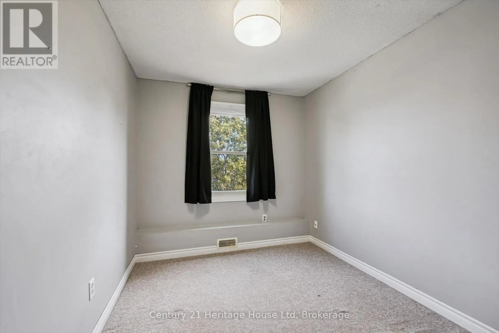 279 STRATHALLAN STREET