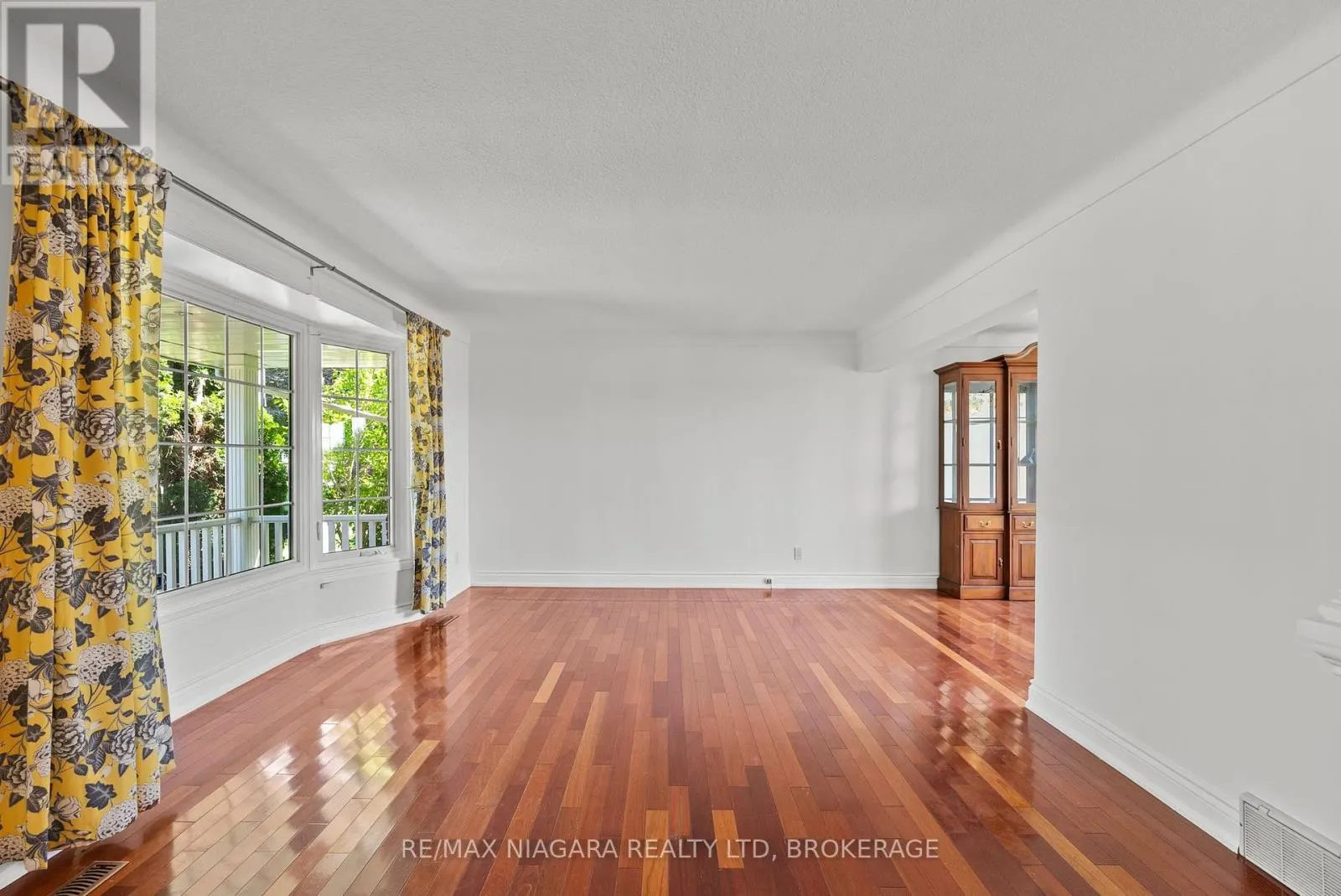 21 GARRISON VILLAGE DRIVE