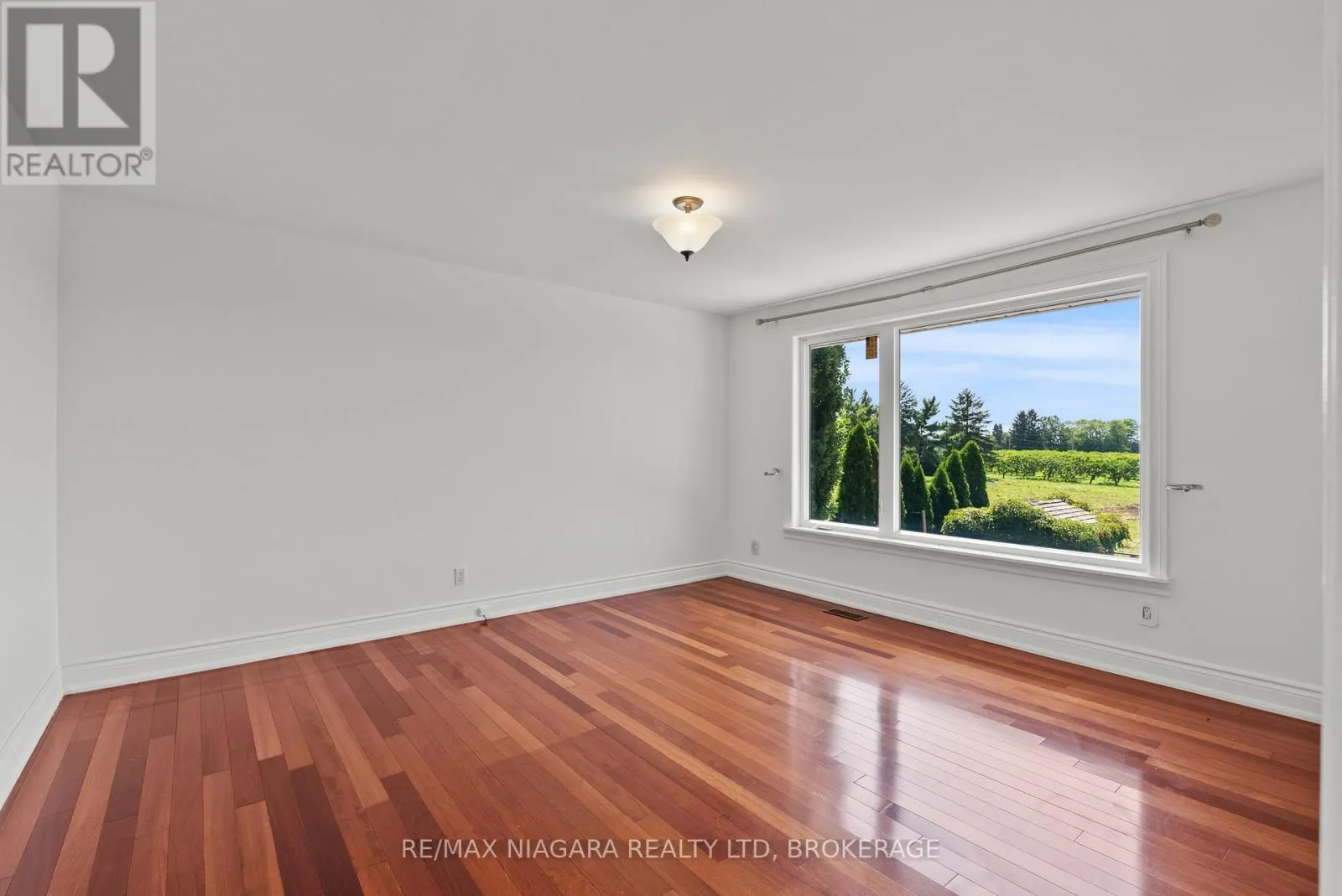 21 GARRISON VILLAGE DRIVE