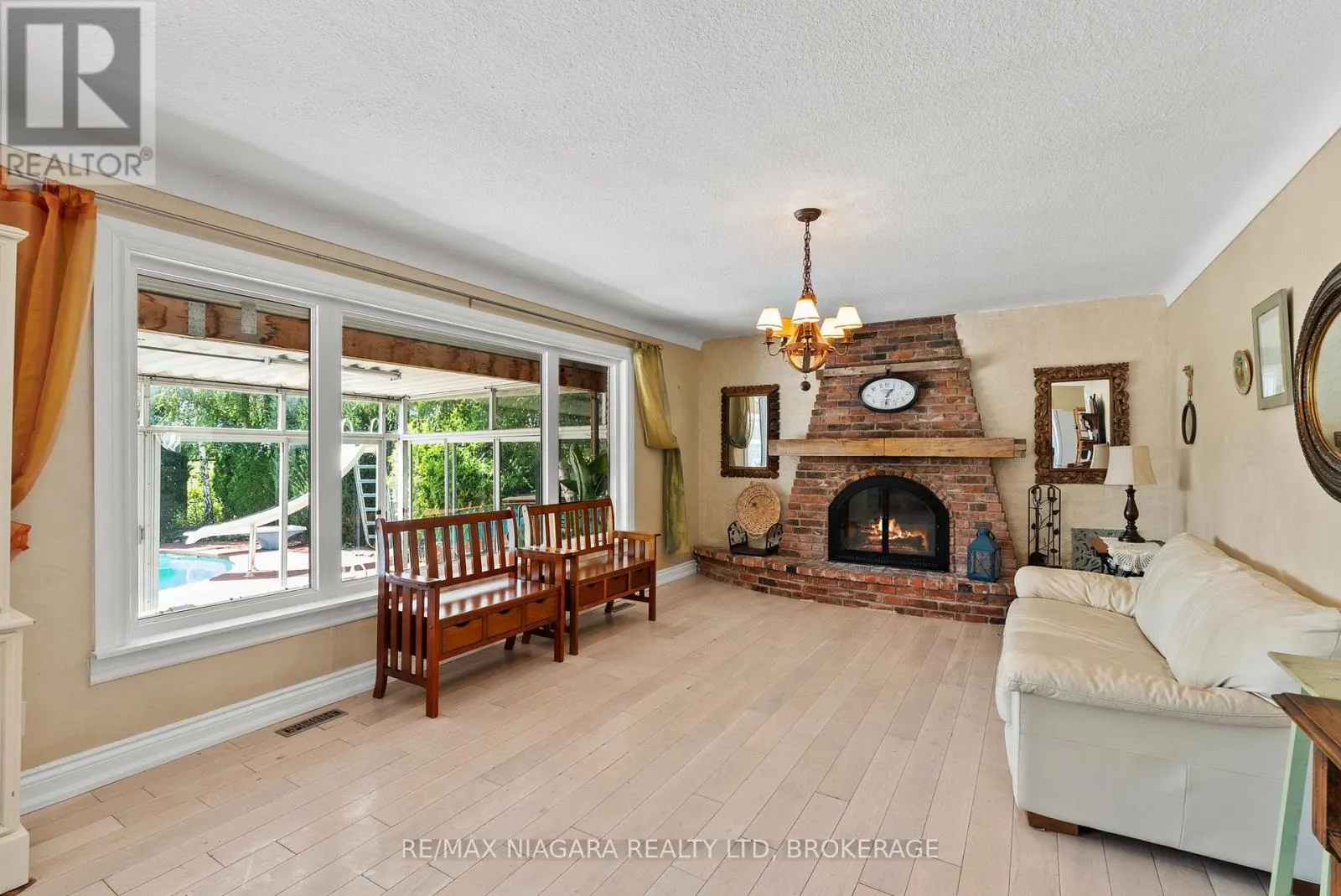21 GARRISON VILLAGE DRIVE