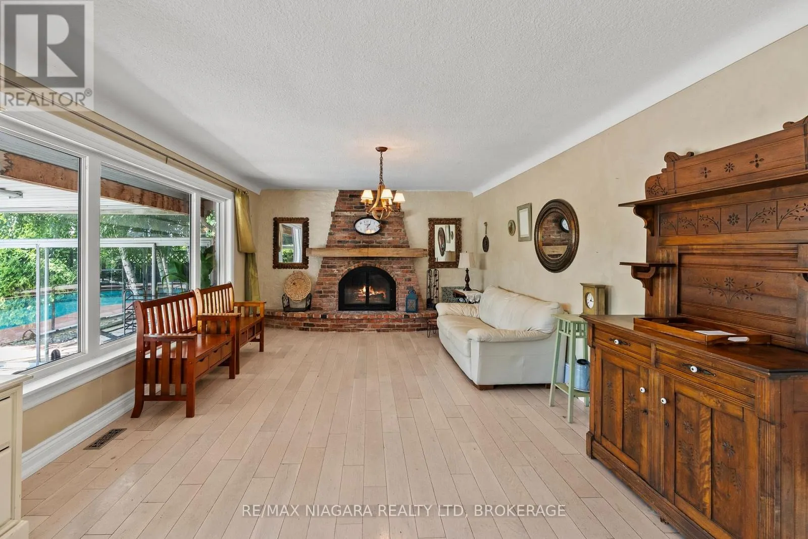 21 GARRISON VILLAGE DRIVE