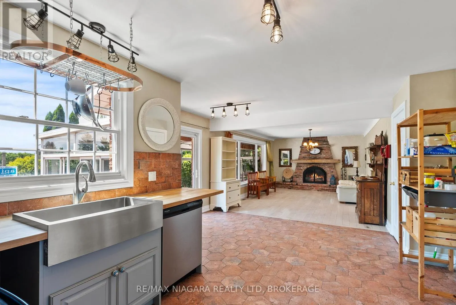 21 GARRISON VILLAGE DRIVE