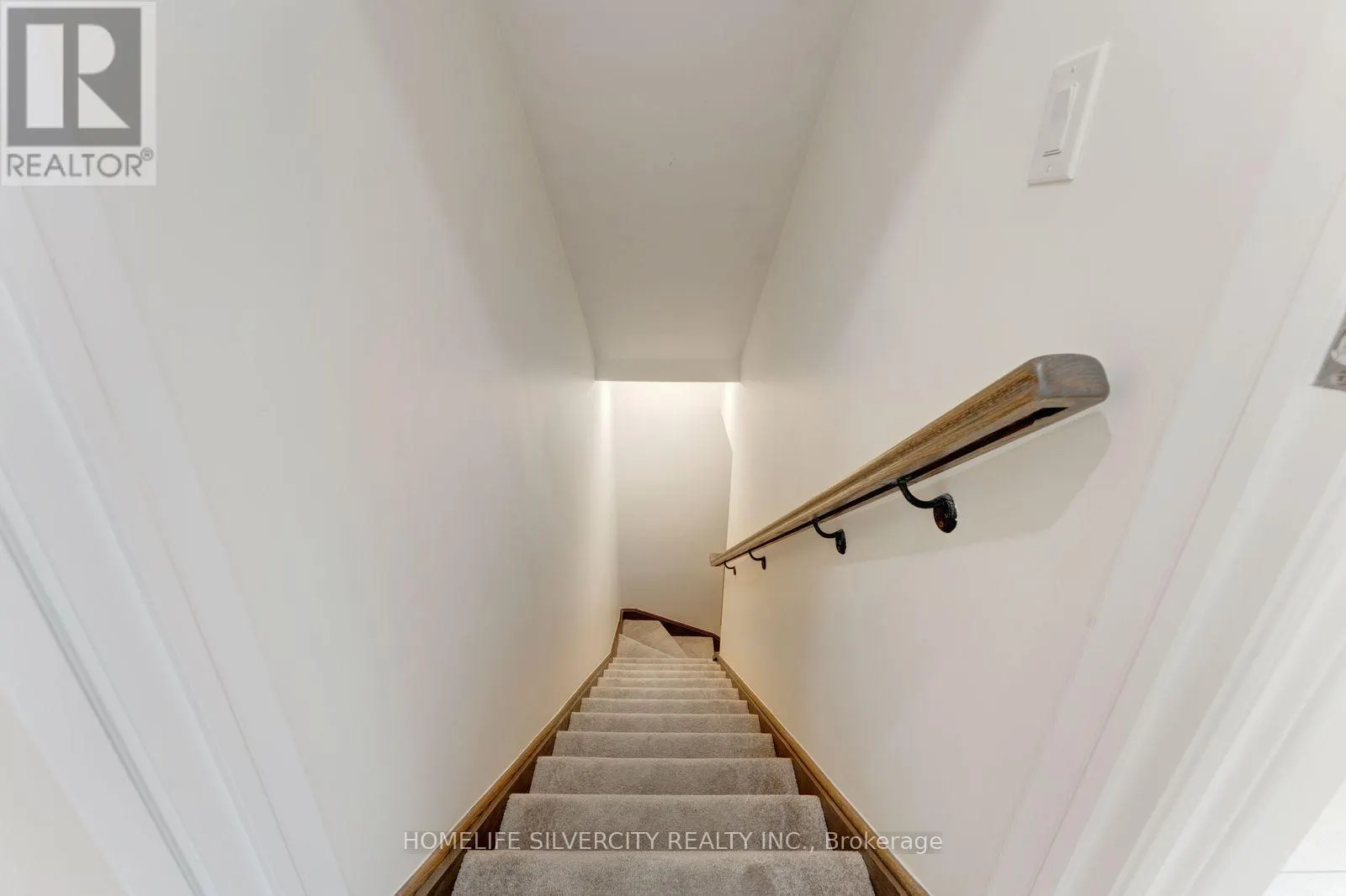 210 BROADACRE DRIVE