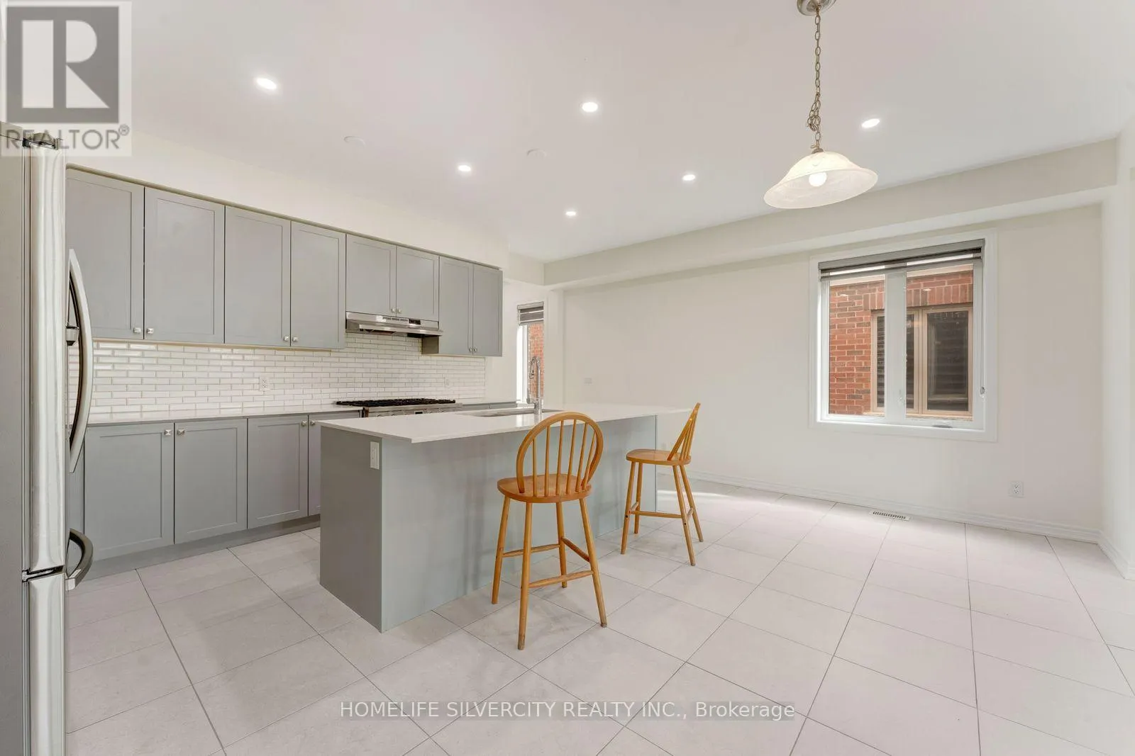 210 BROADACRE DRIVE