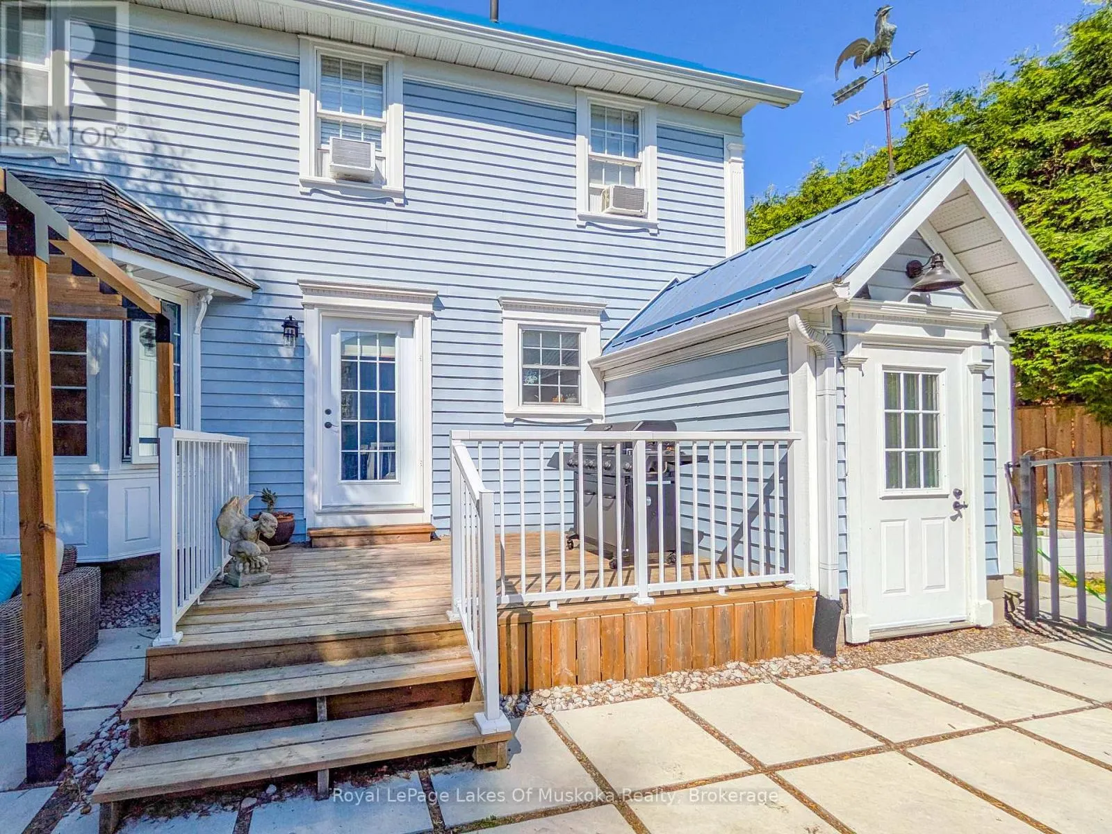 212 JAMES STREET
