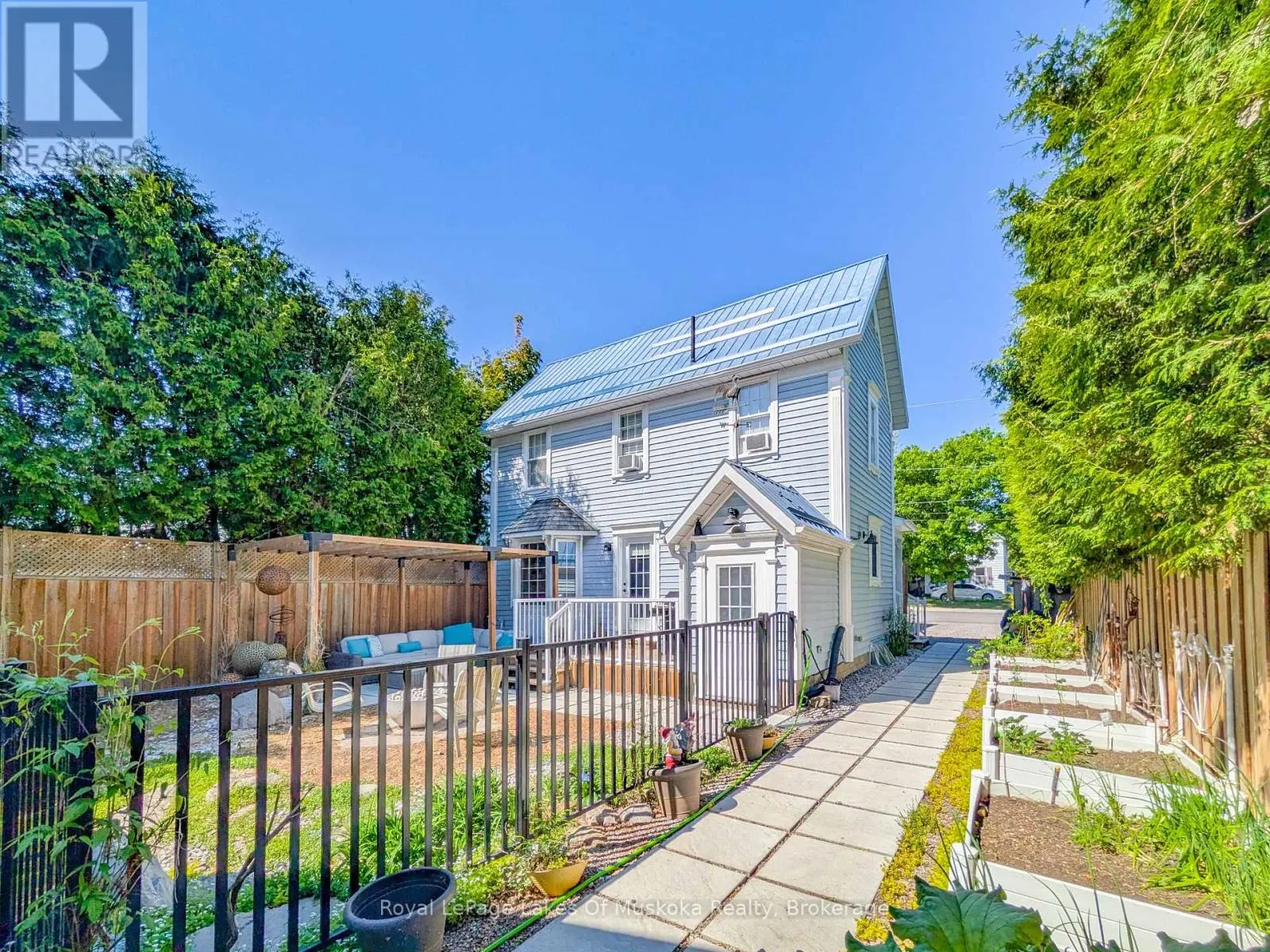 212 JAMES STREET