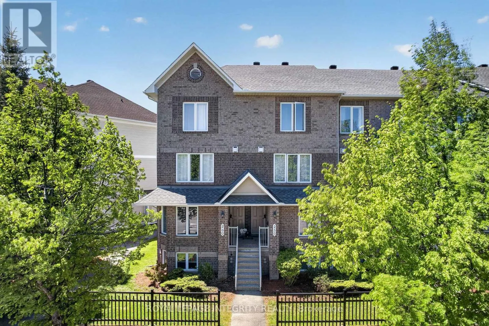 256 CRESTHAVEN DRIVE