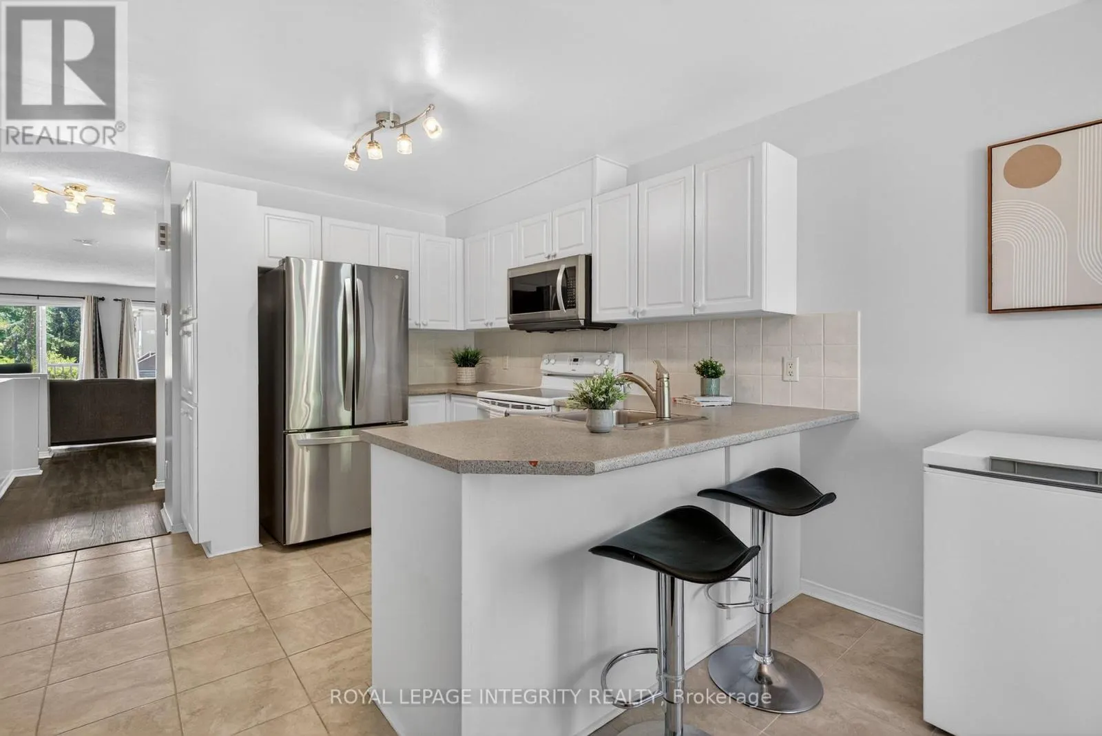 256 CRESTHAVEN DRIVE