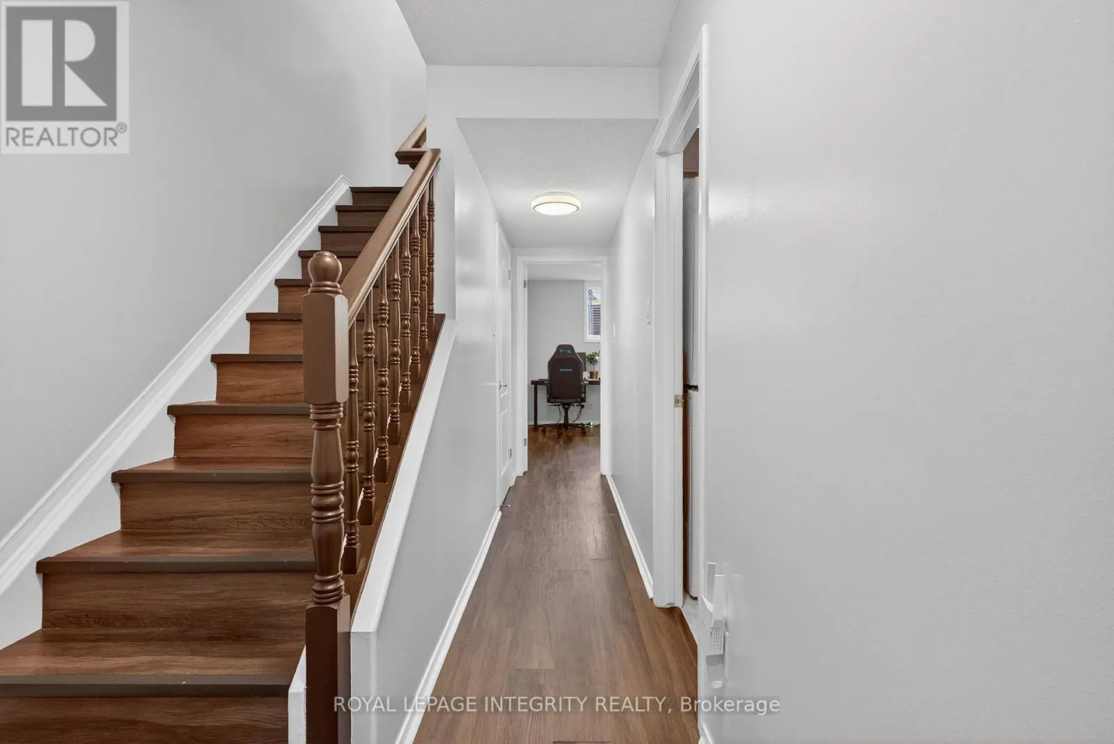 256 CRESTHAVEN DRIVE