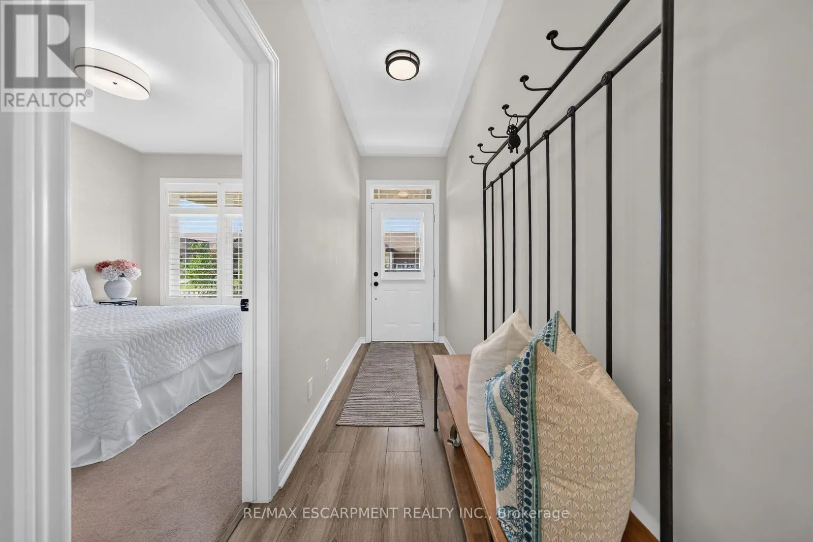 10 MACNEIL COURT