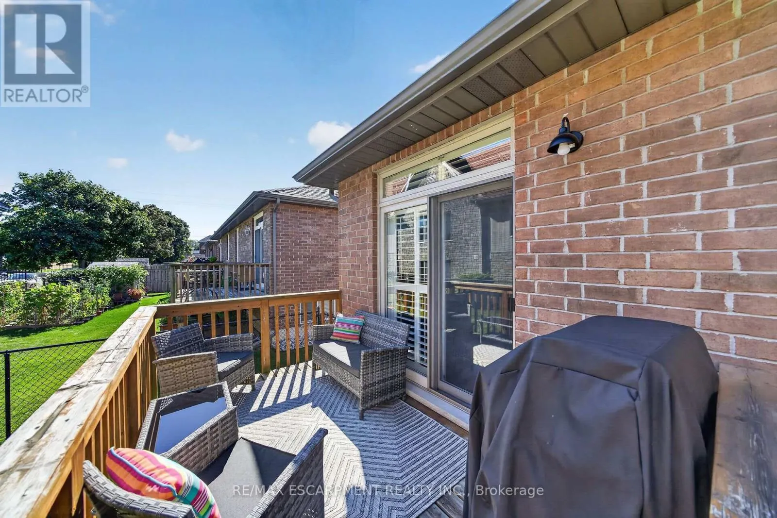 10 MACNEIL COURT