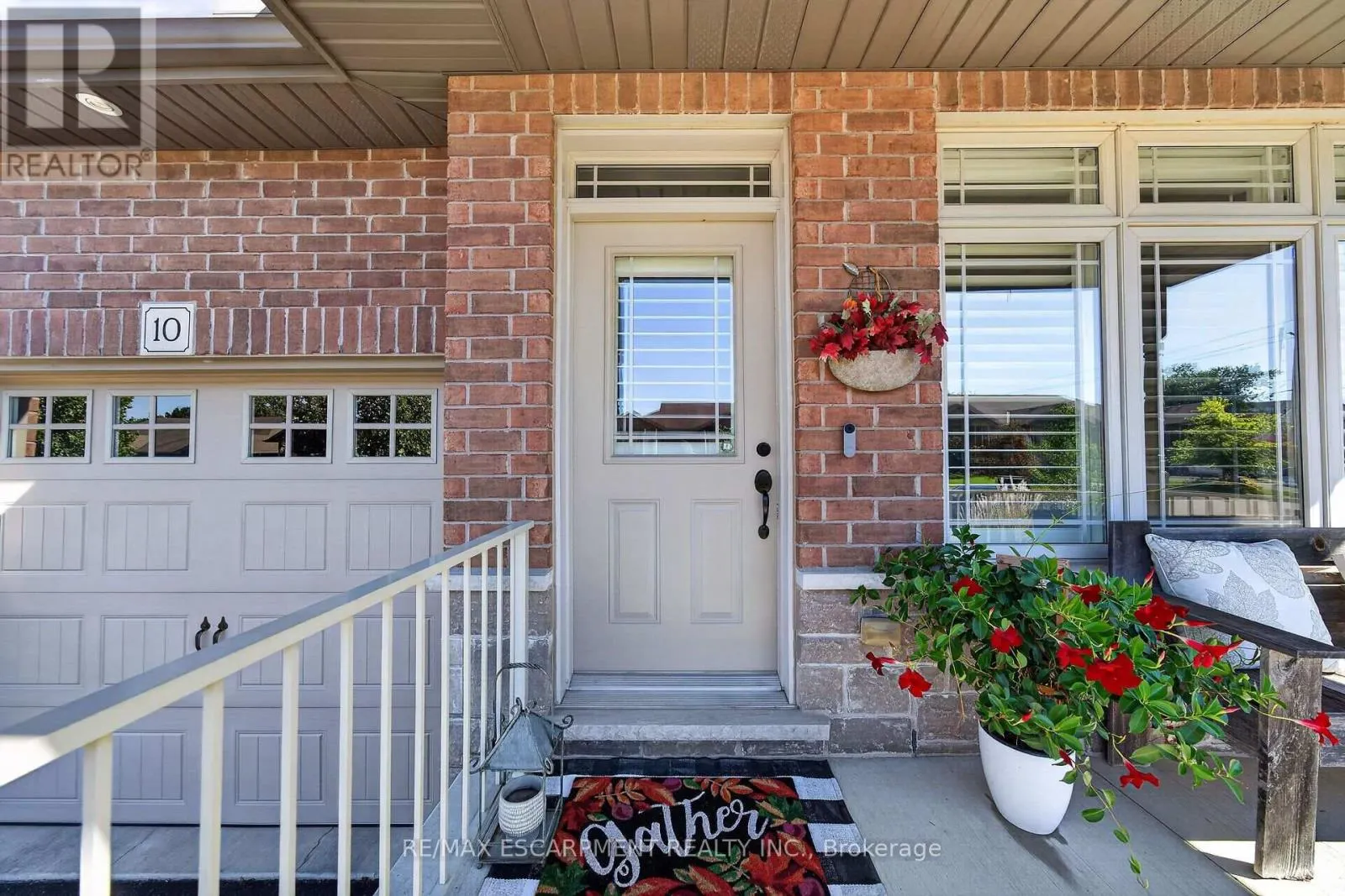 10 MACNEIL COURT
