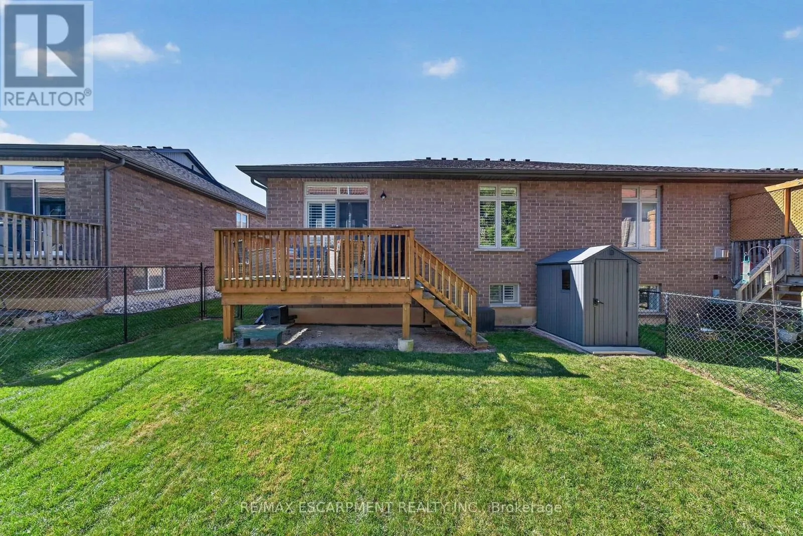 10 MACNEIL COURT