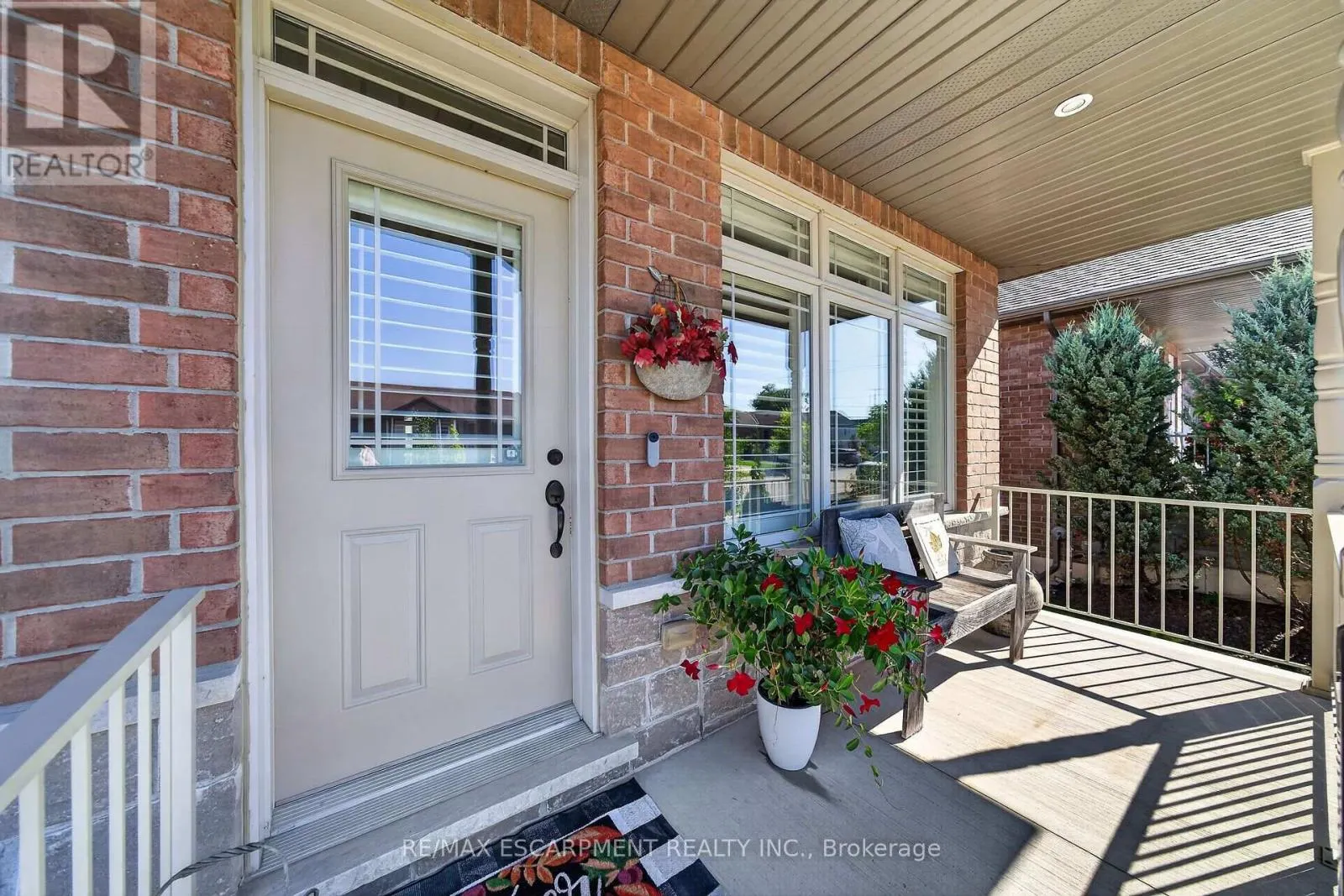 10 MACNEIL COURT