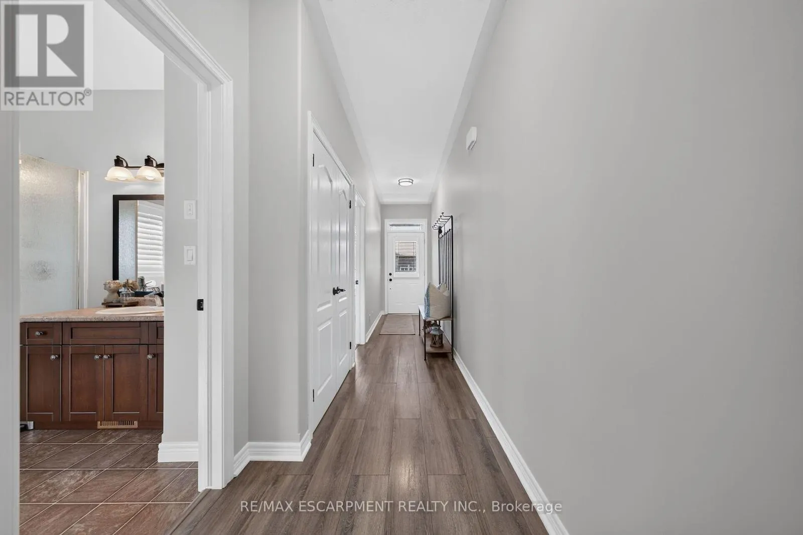 10 MACNEIL COURT