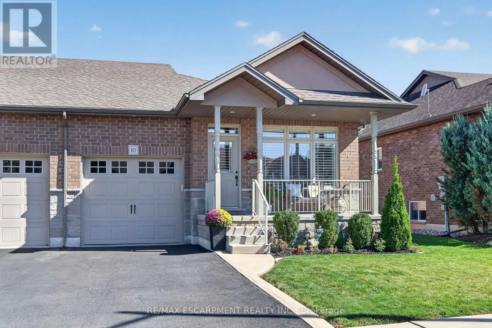 10 MACNEIL COURT