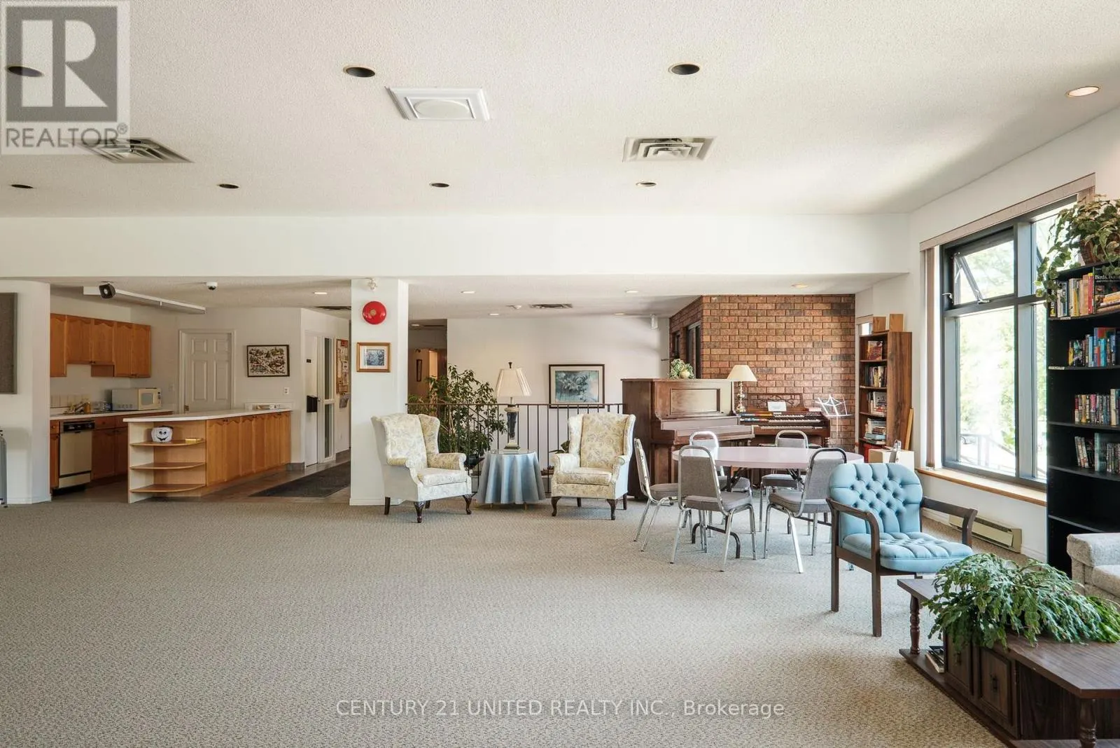 218 - 921 ARMOUR ROAD #218
