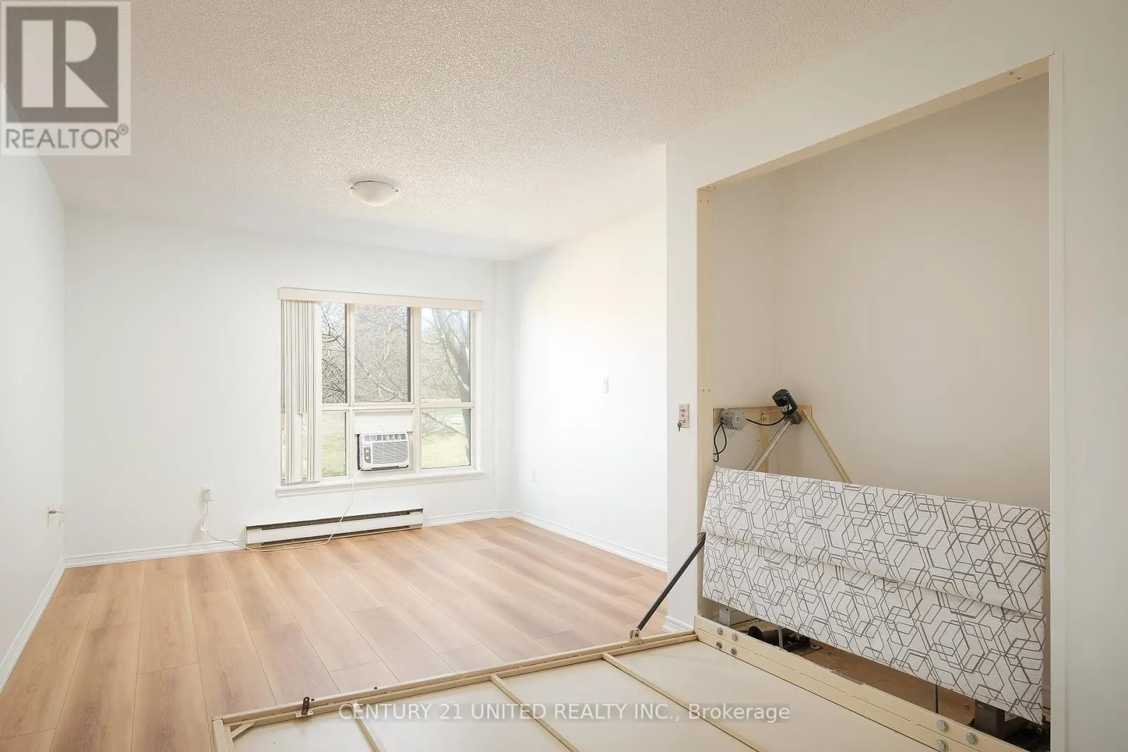 218 - 921 ARMOUR ROAD #218