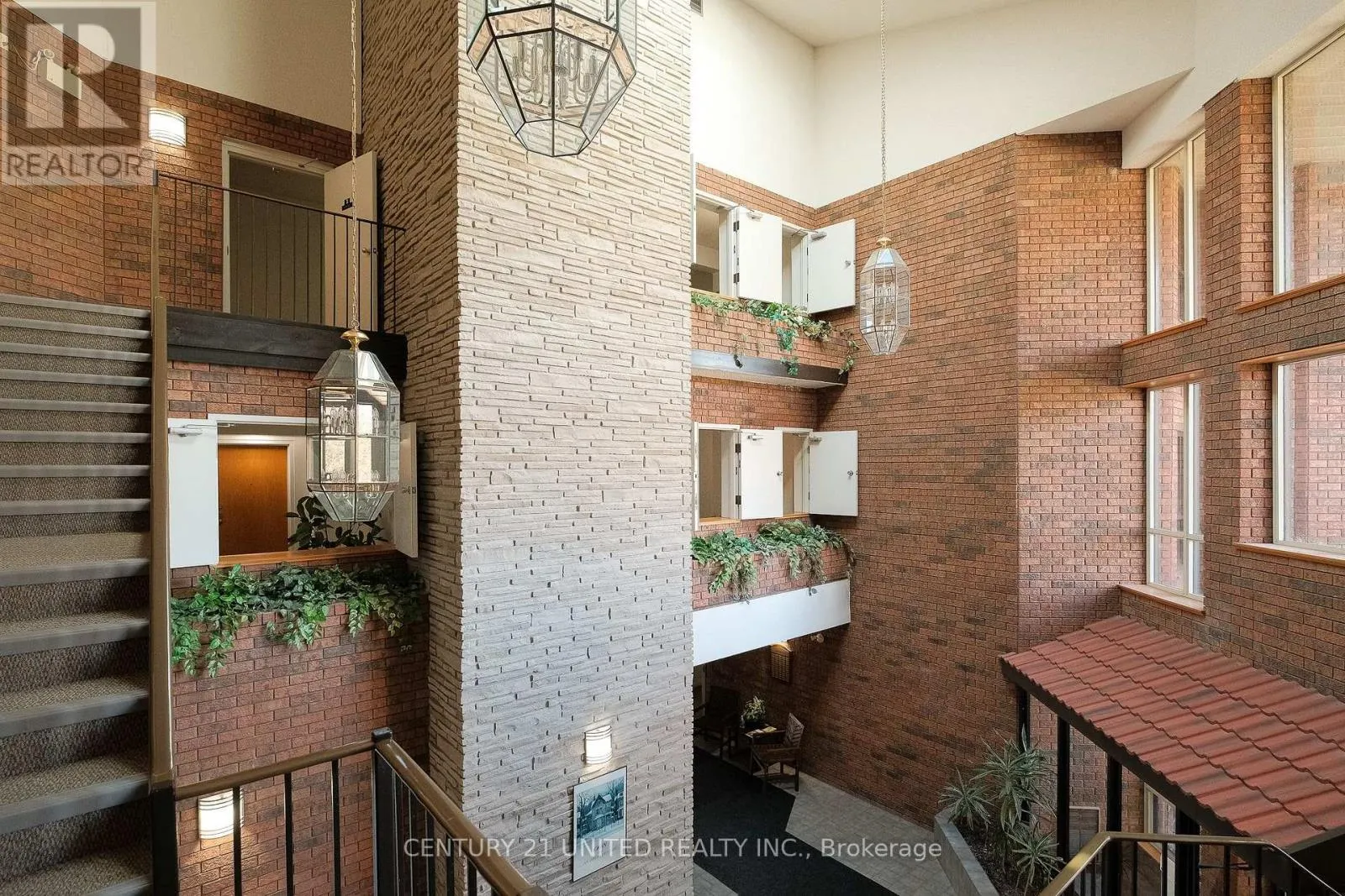 218 - 921 ARMOUR ROAD #218