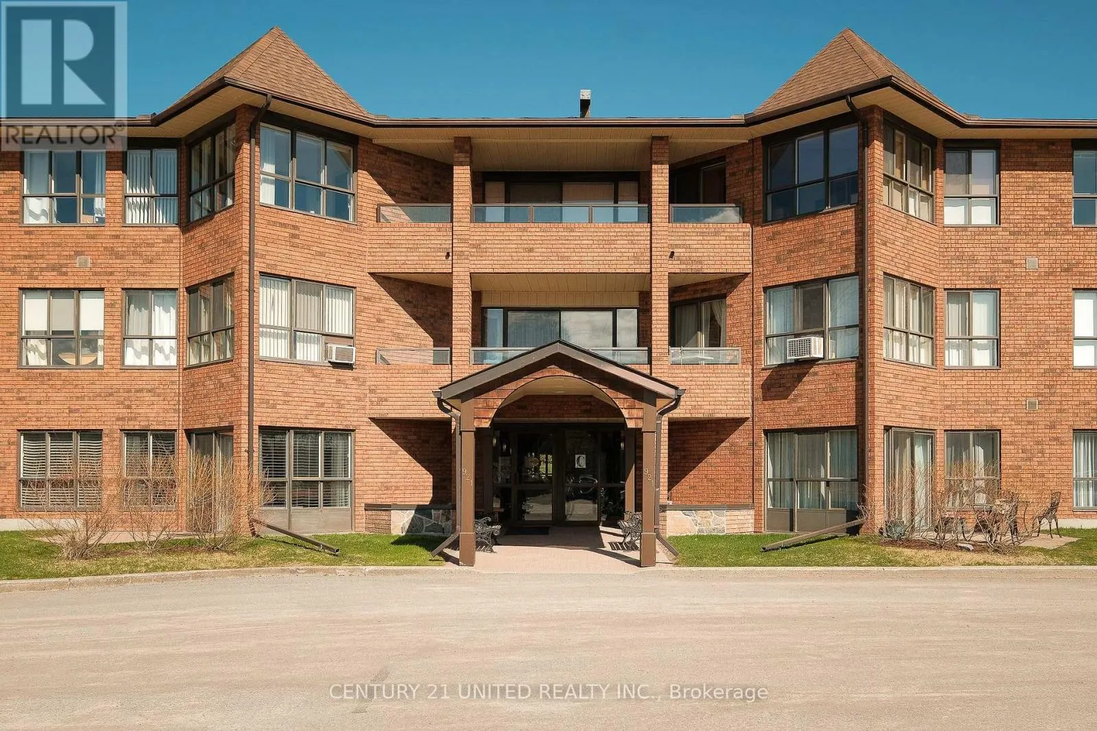 218 - 921 ARMOUR ROAD #218