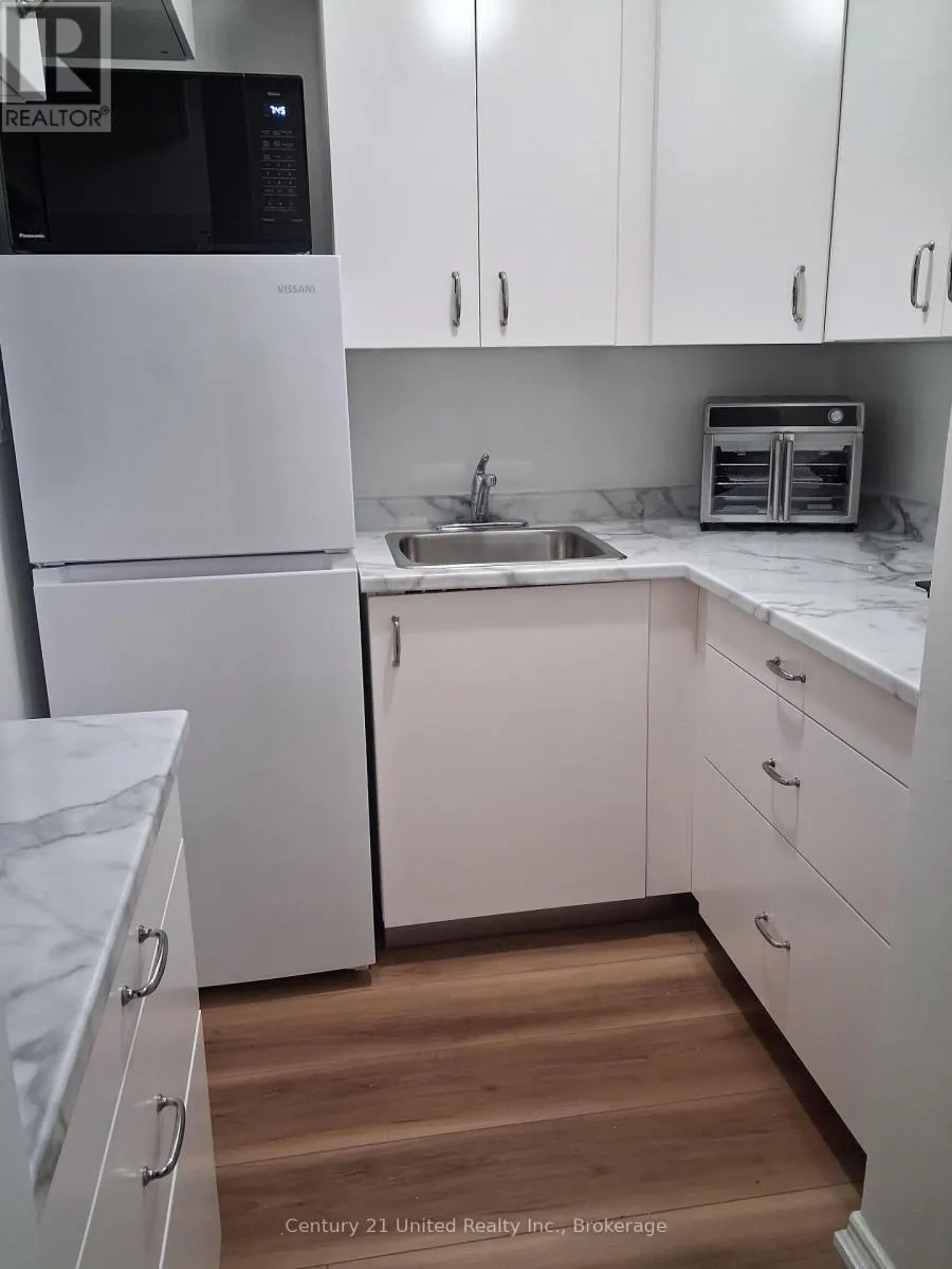 218 - 921 ARMOUR ROAD #218