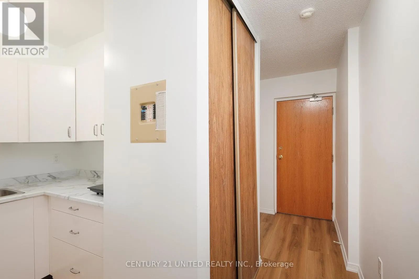 218 - 921 ARMOUR ROAD #218