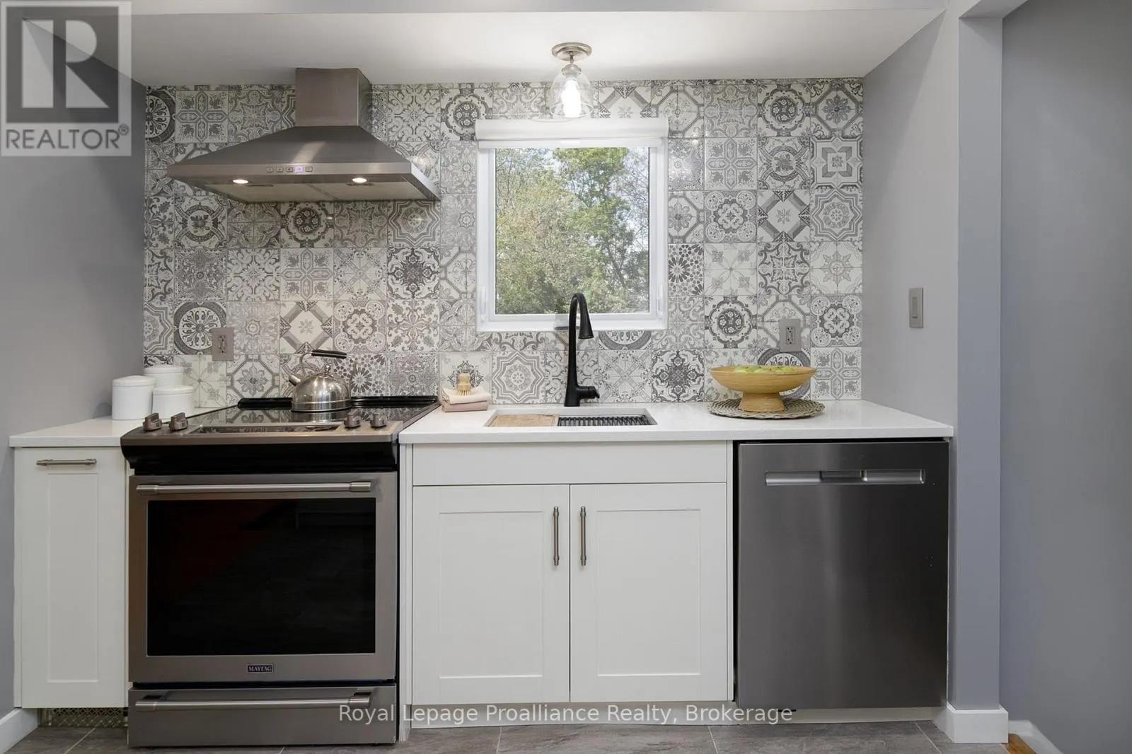 112 PROSPECT HILL