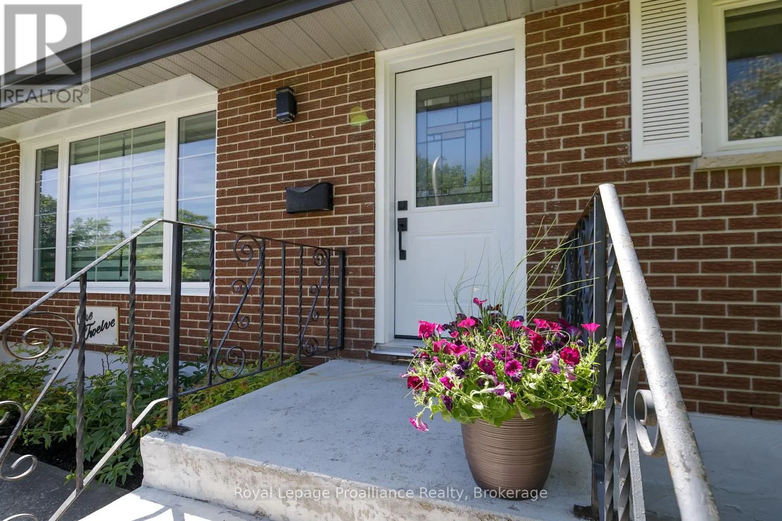112 PROSPECT HILL