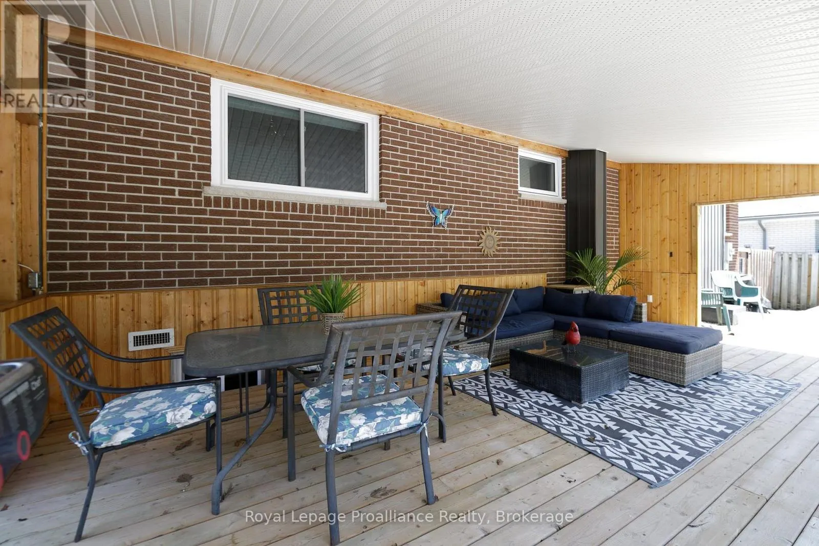 112 PROSPECT HILL