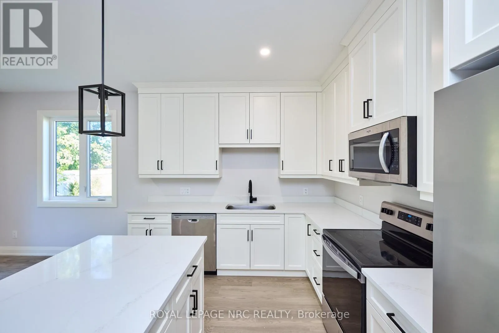 185 HODGKINS AVENUE