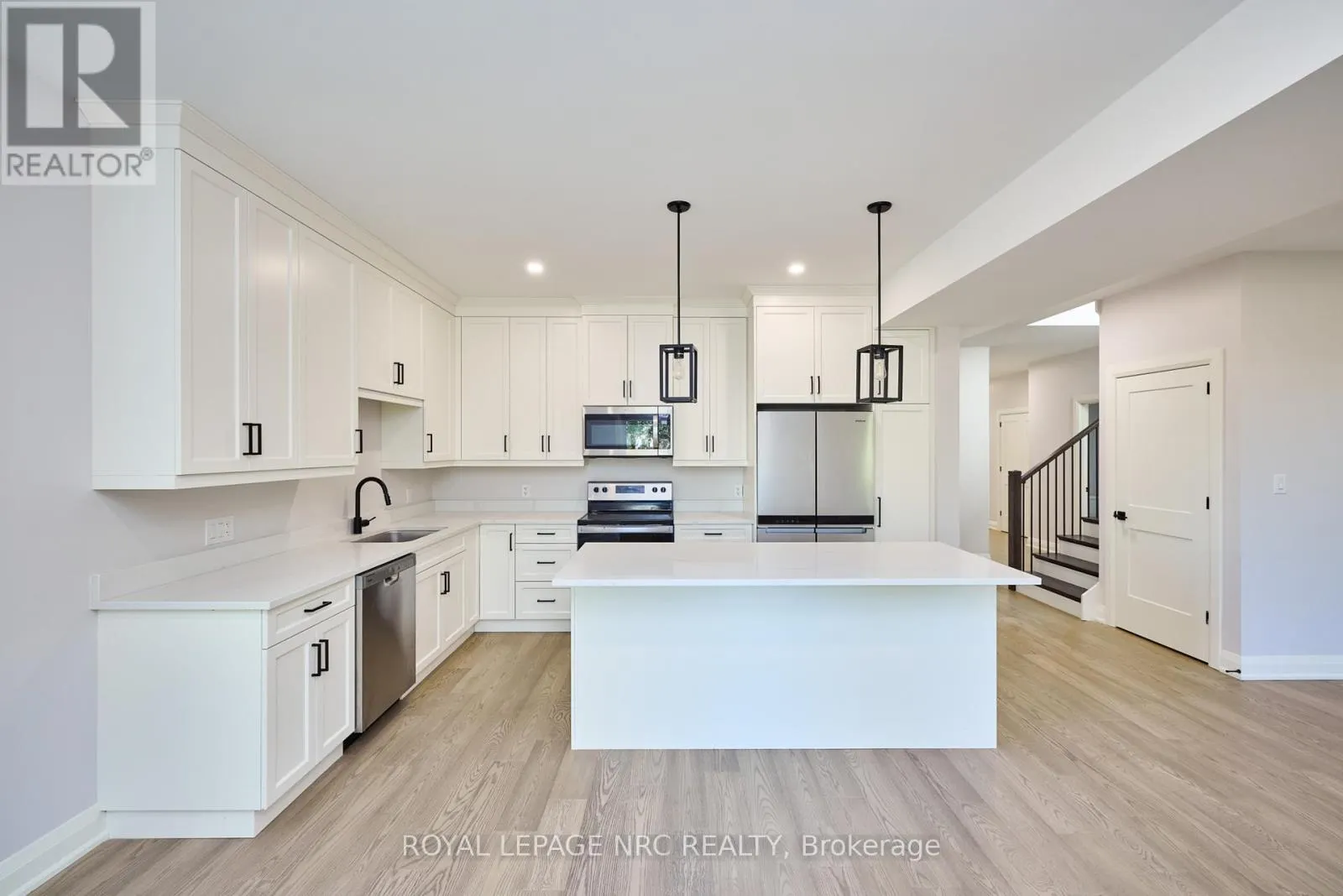 185 HODGKINS AVENUE