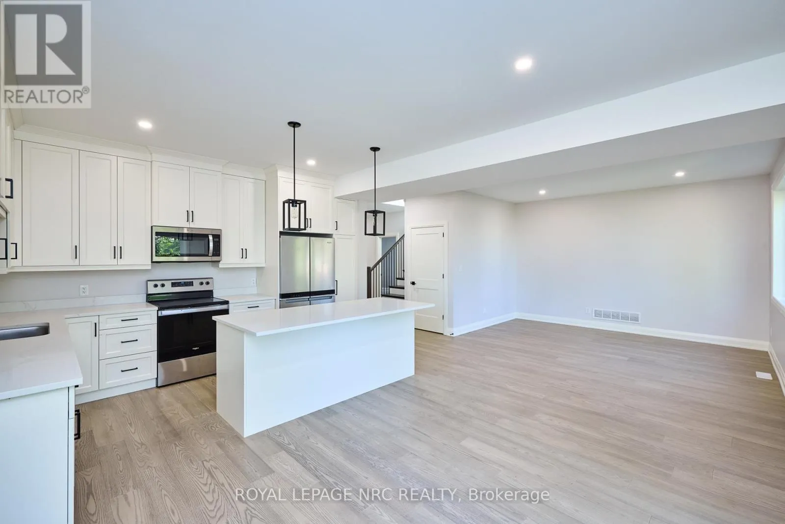 185 HODGKINS AVENUE