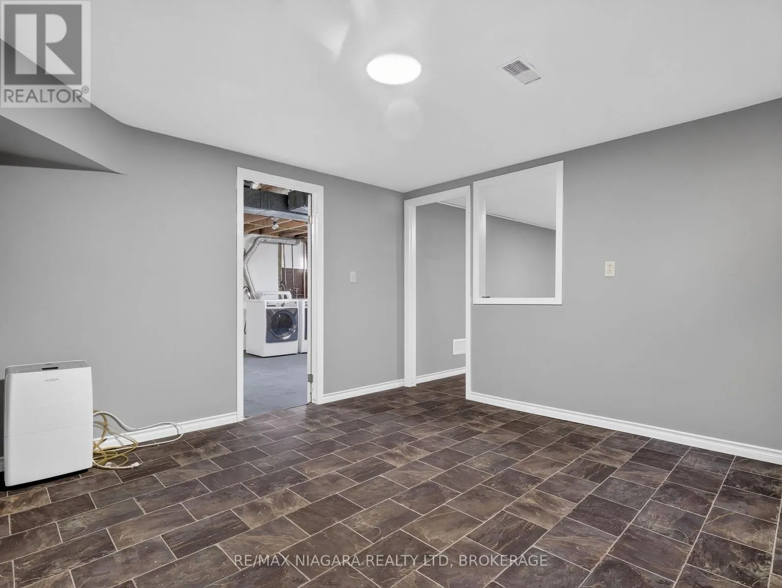 82 REGENT DRIVE