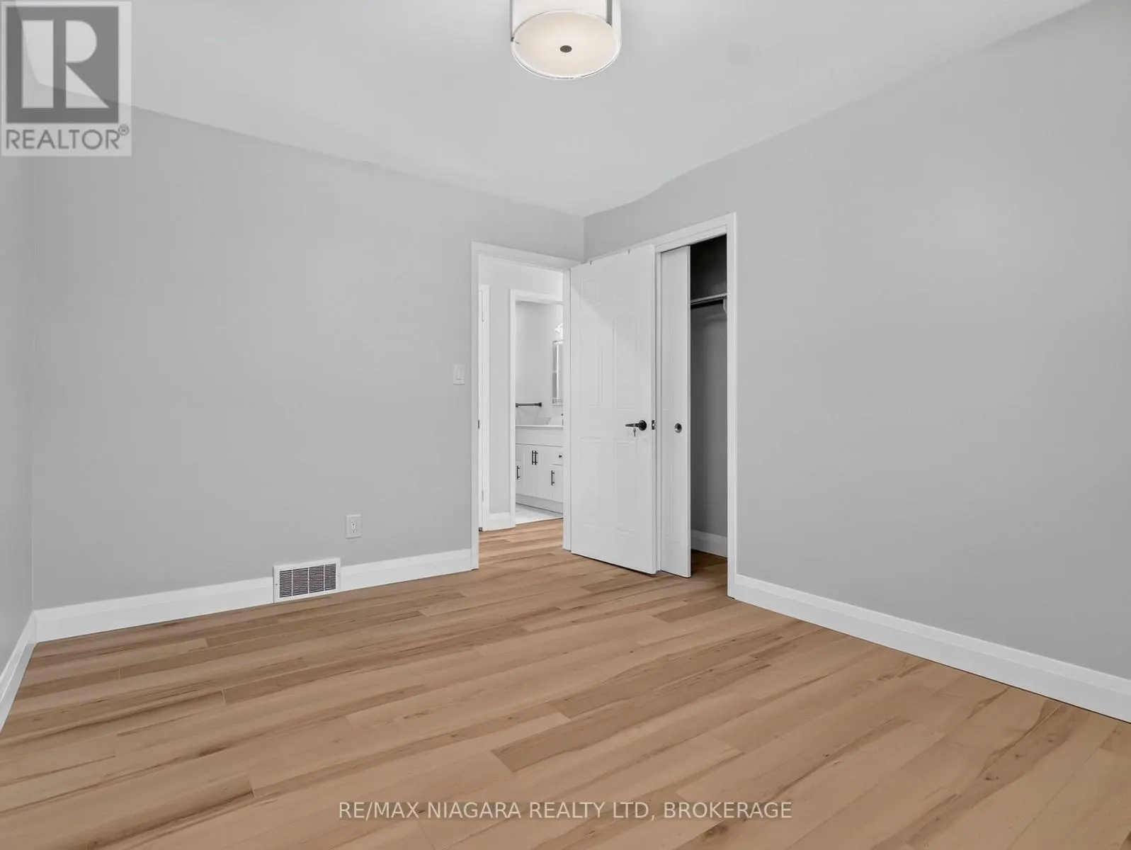 82 REGENT DRIVE